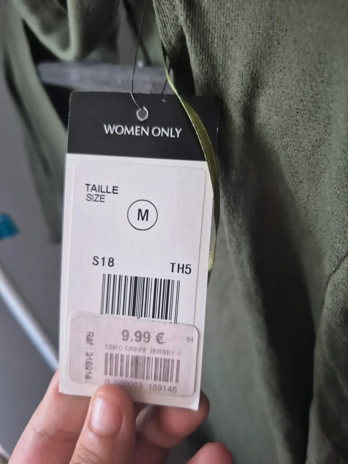 T-shirt vert col montant découpé Women Only Taille M – Women Only – taille M 3