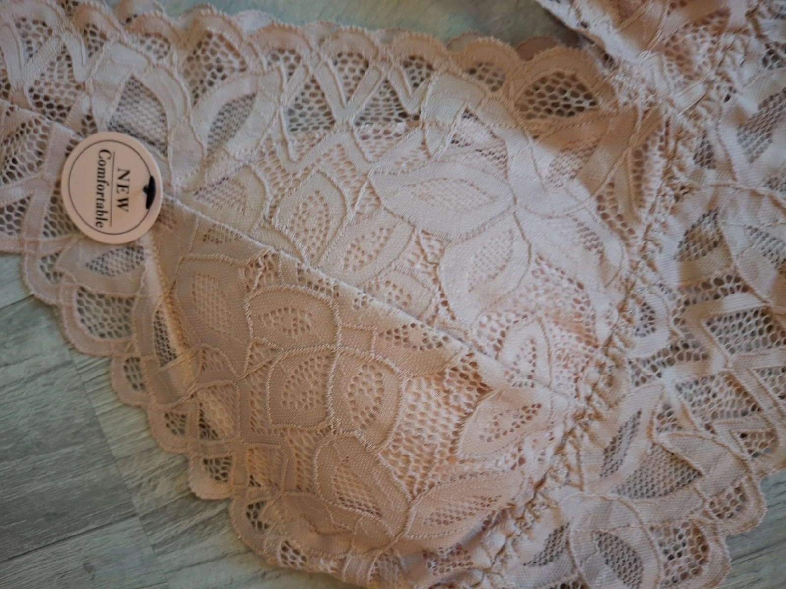 Crop top bralette Nude en dentelle florale – Heat – taille 95C 4