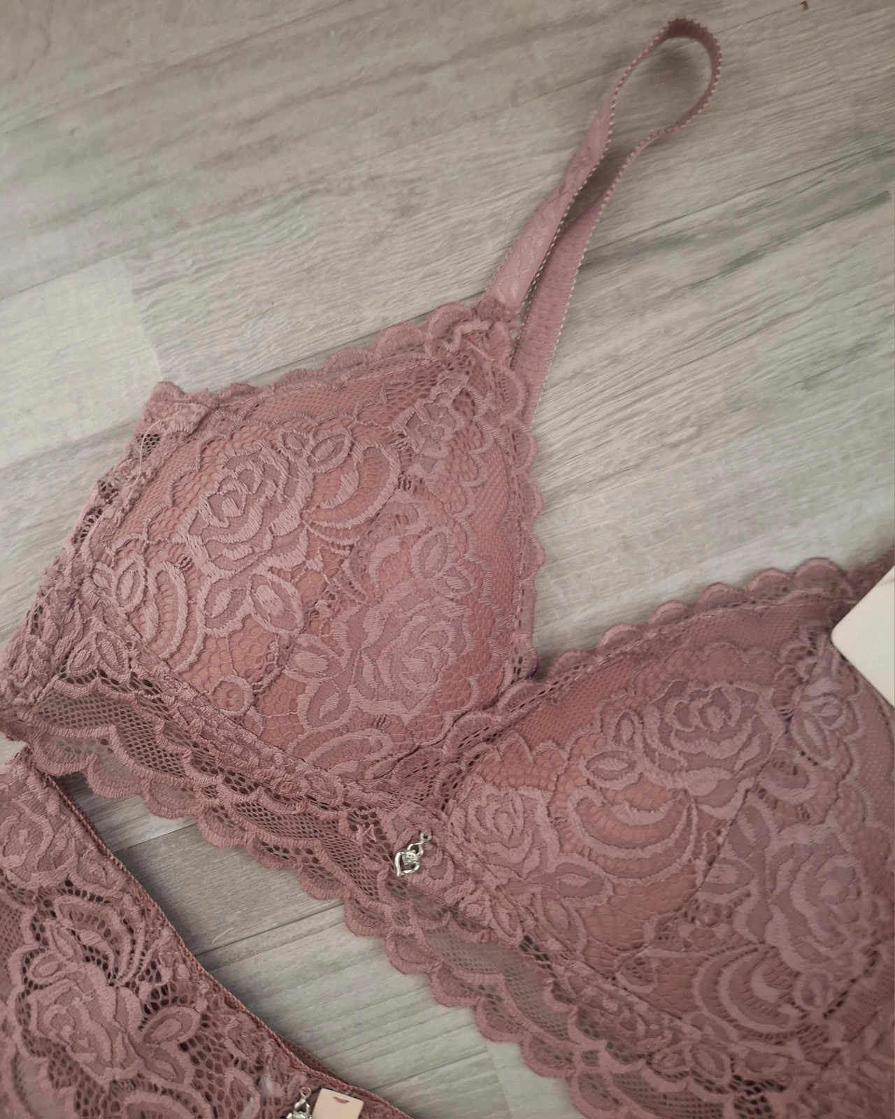 Ensemble dentelle douce et confortable – Ancona – taille L / 40 / 12 3