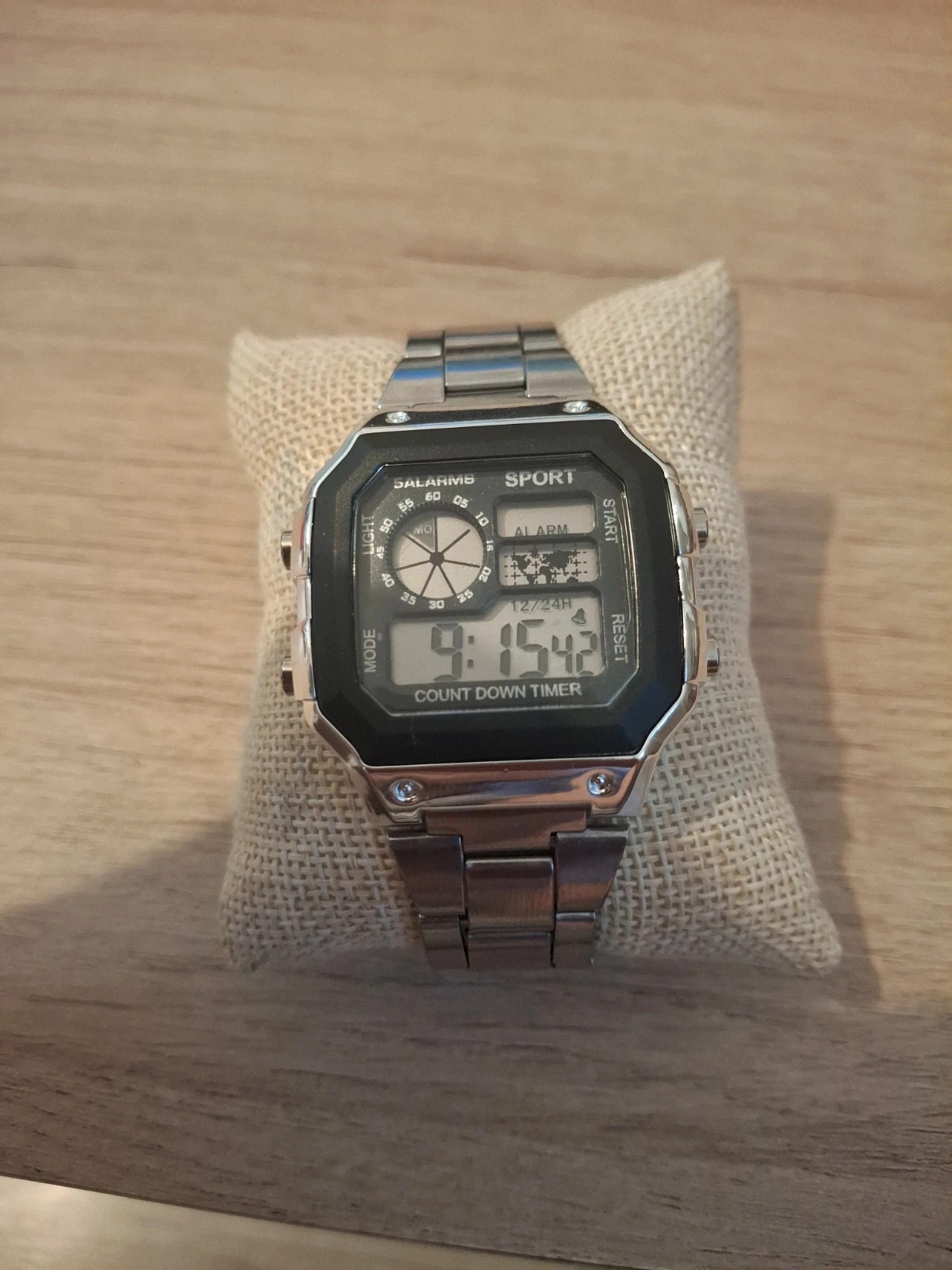 Montre style Casio