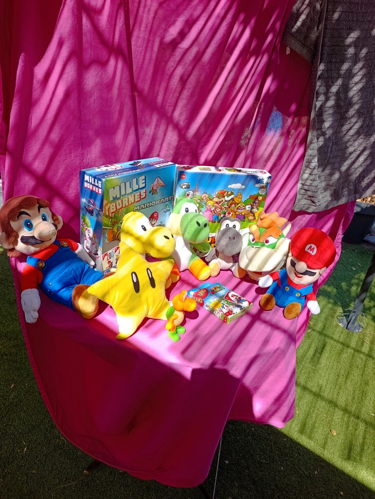 lot "Univers Super Mario" (toutes les peluches + jeux)