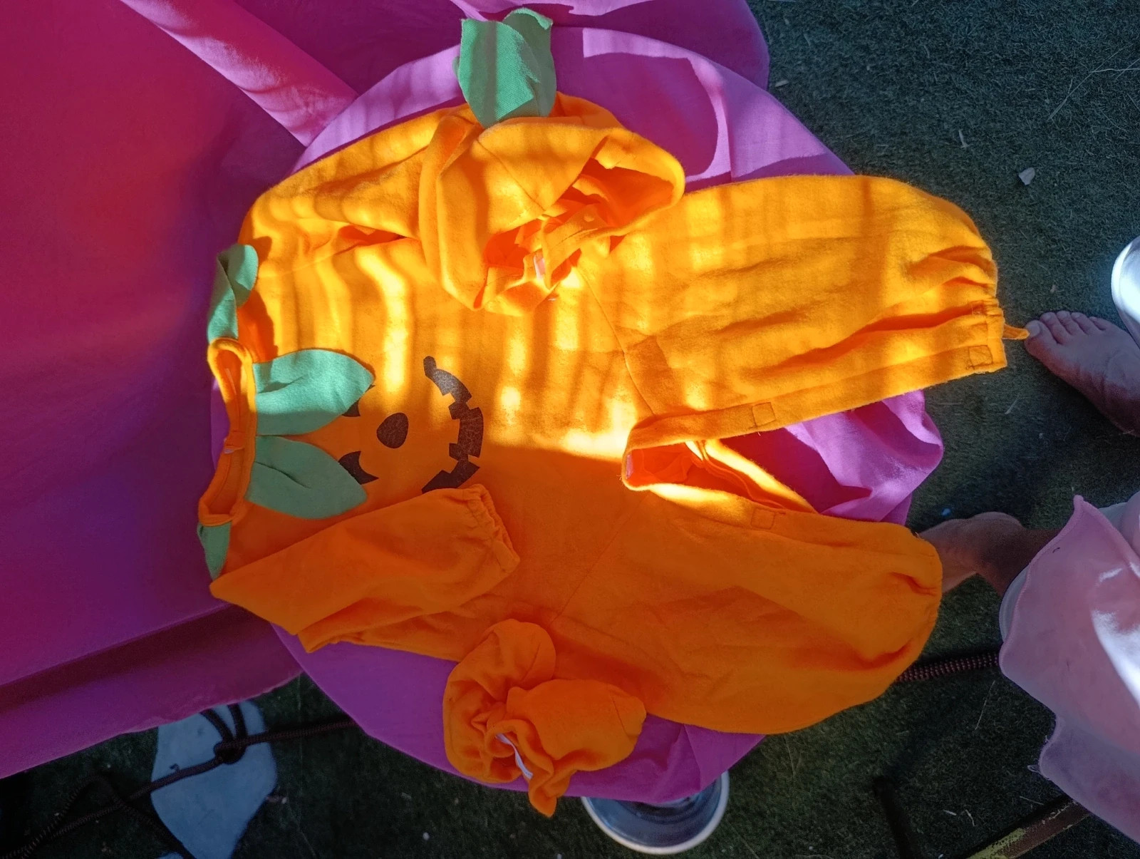 🎃 Déguisement citrouille bébé – combinaison Halloween avec feuilles vertes – taille 18-24 mois / 86 cm