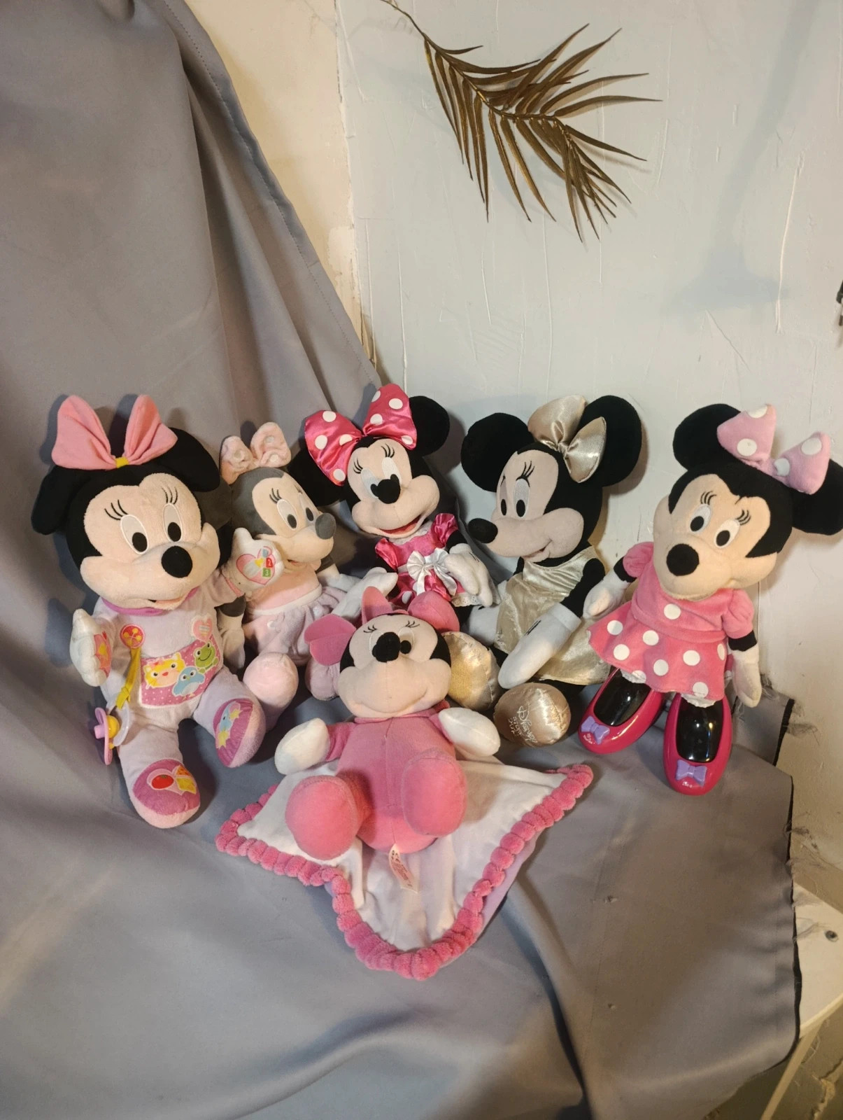 Lot 6 peluches Minnie Mouse Disney + doudou - Collection