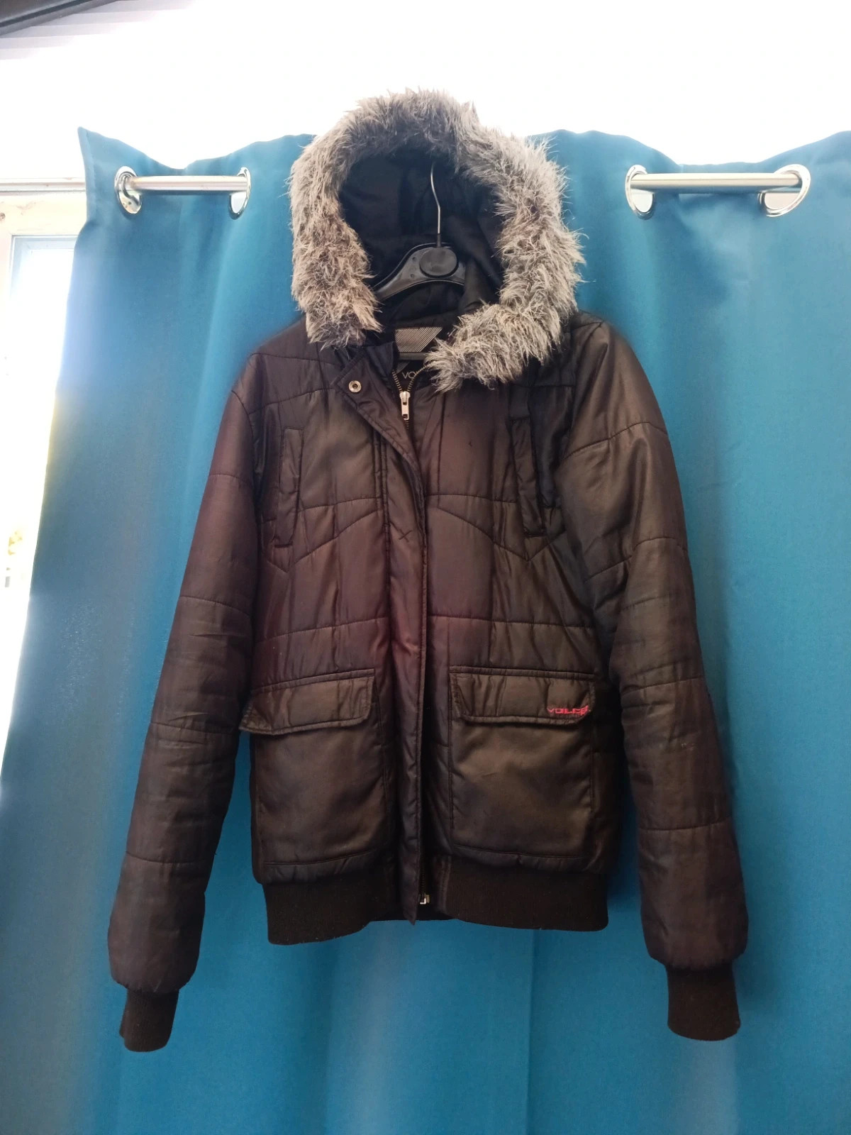 Doudoune capuche fourrure volcom