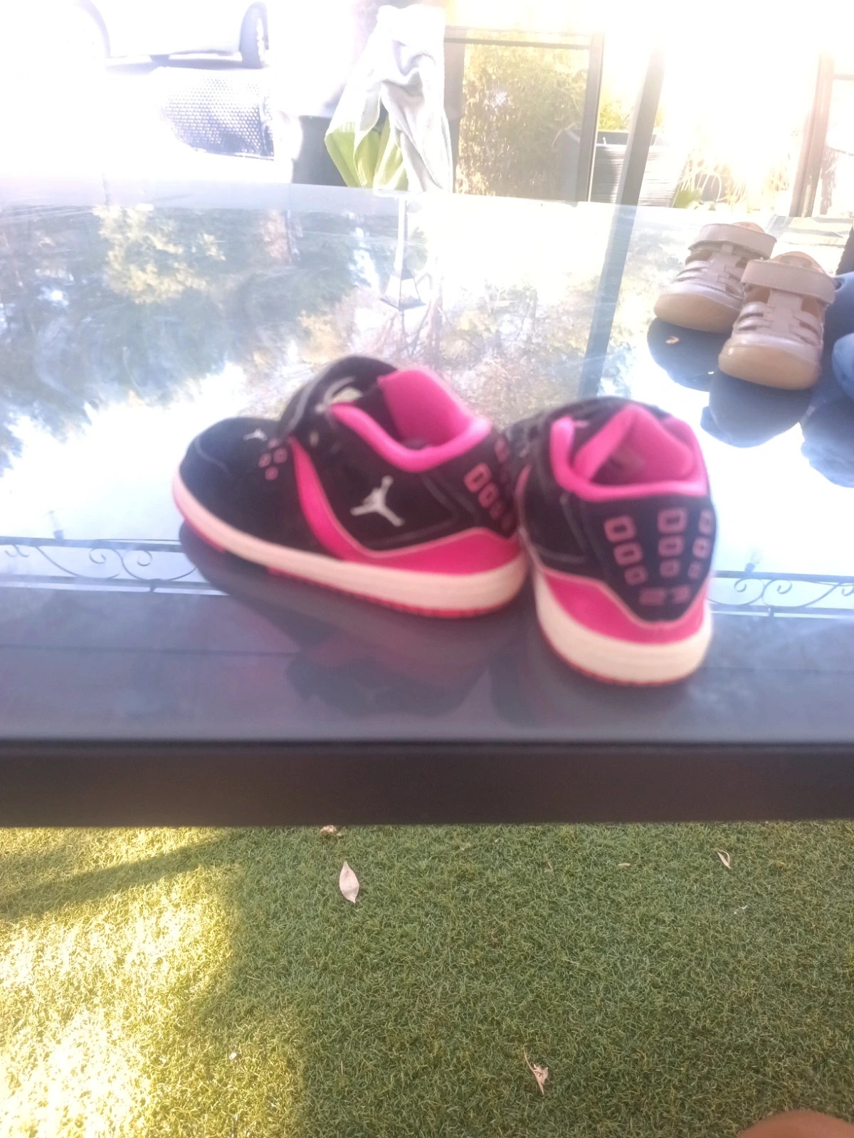 Basket rose jordan à scratch – Jordan – taille 22 3