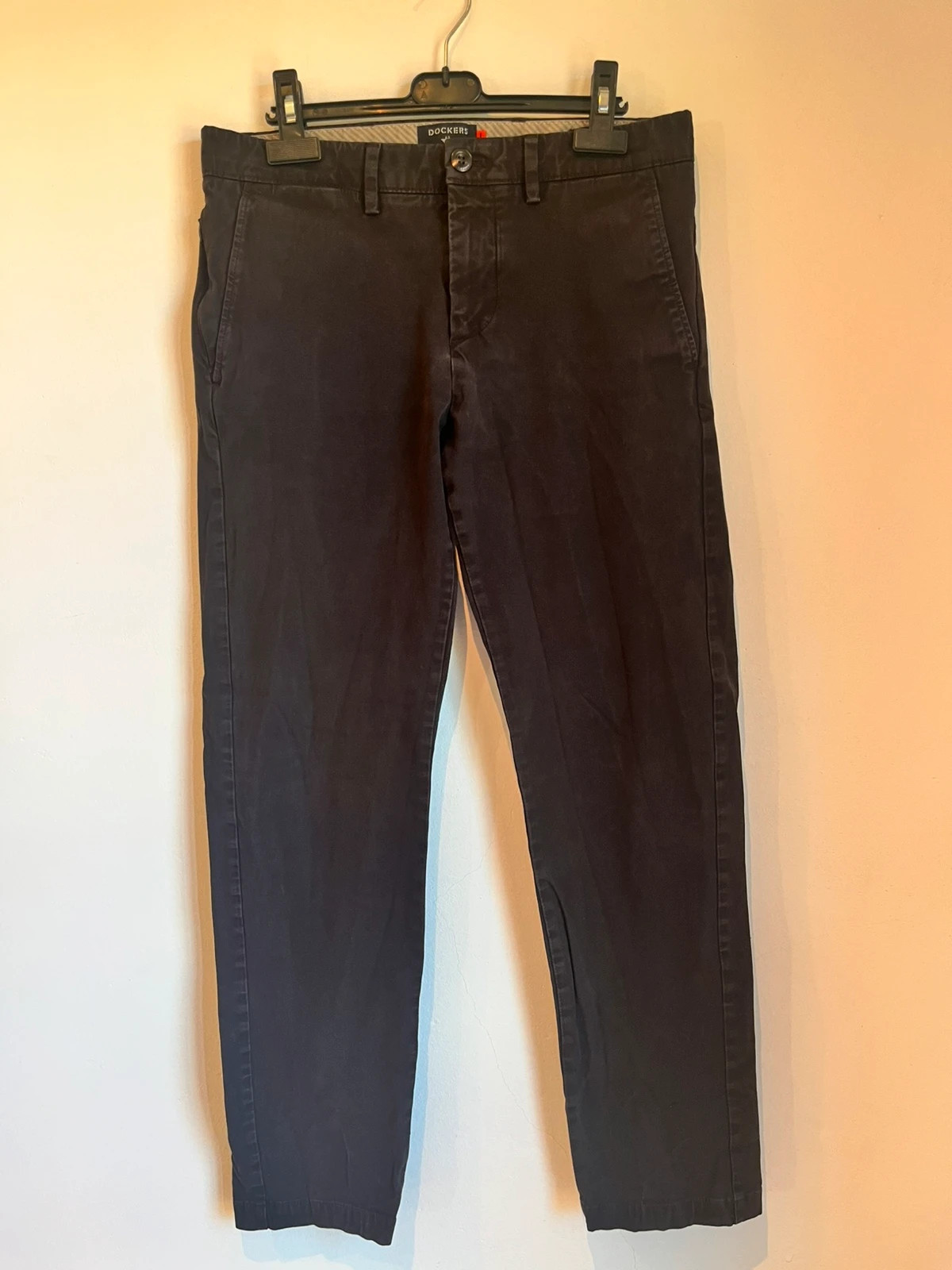 Dockers pantalón chino negro slim fit W29