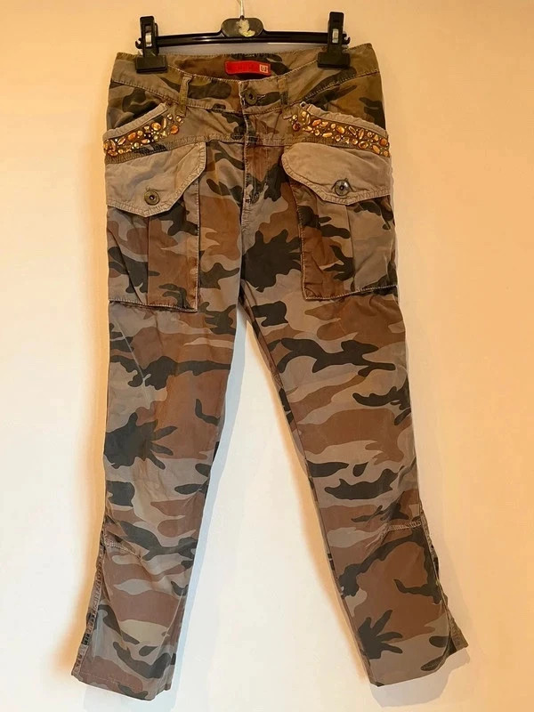Liu Jo Pantalón Cargo Camuflaje Talla 26 Pedrería Y2K Cropped Mujer