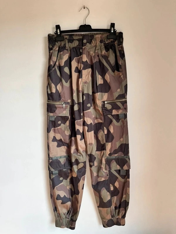 Pantalón cargo militar camuflaje Zara talla S – Zara – taille S / 36 / 8