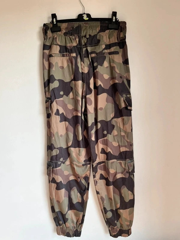 Pantalón cargo militar camuflaje Zara talla S – Zara – taille S / 36 / 8 3