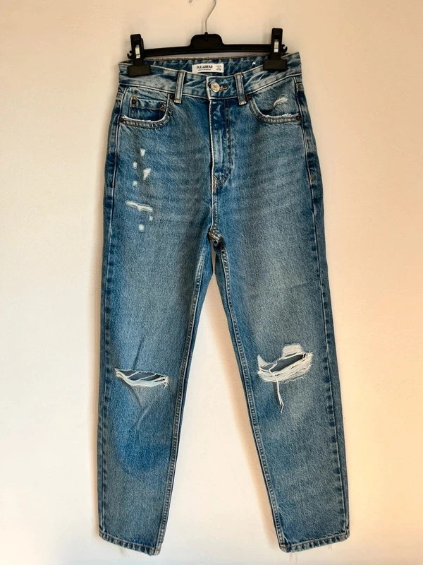 Vaqueros Pull&Bear mom fit distressed talla 34