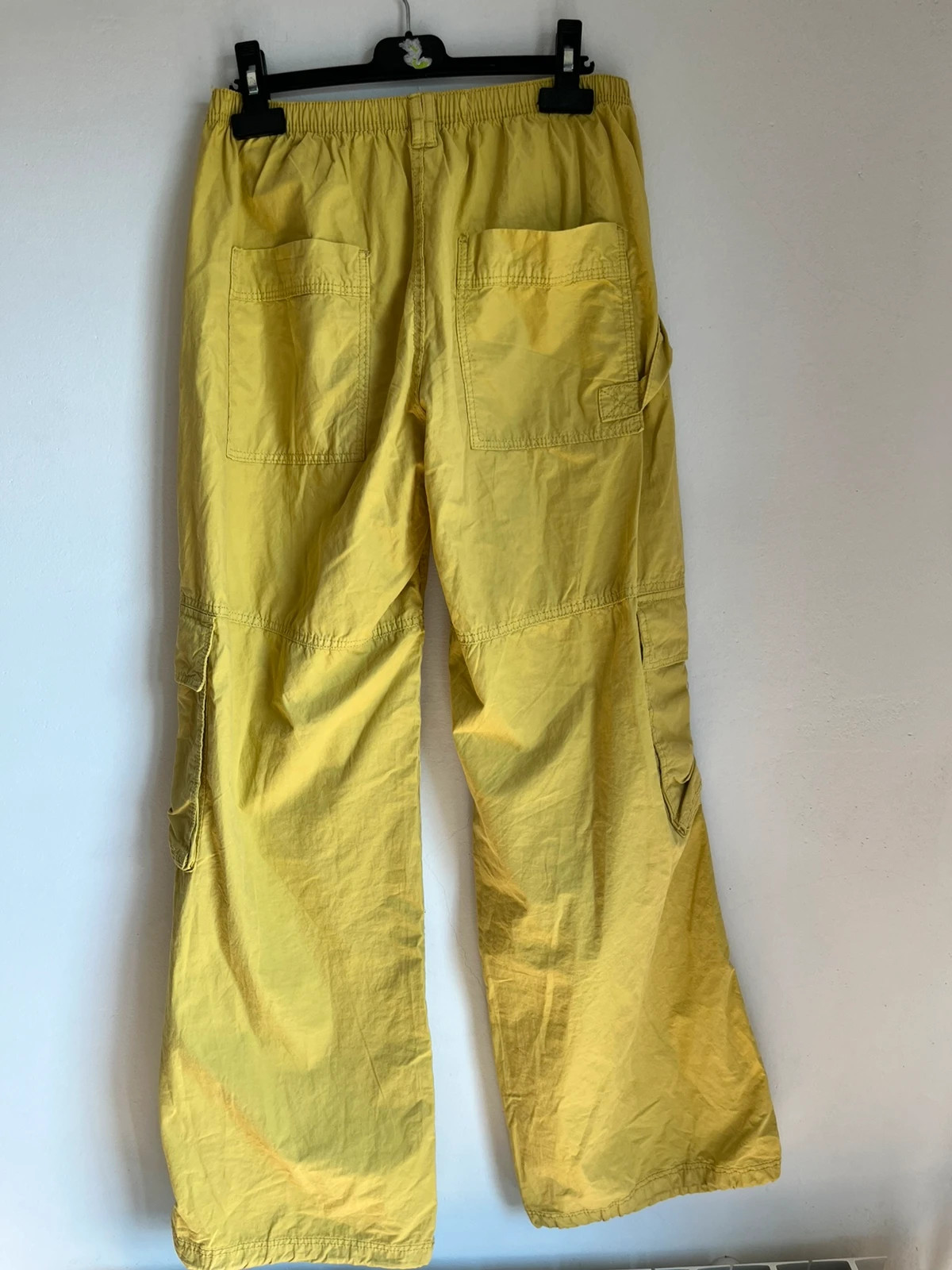 Pantalón cargo parachute Bershka amarillo lima talla XS – Bershka – taille XS / 34 / 6 2