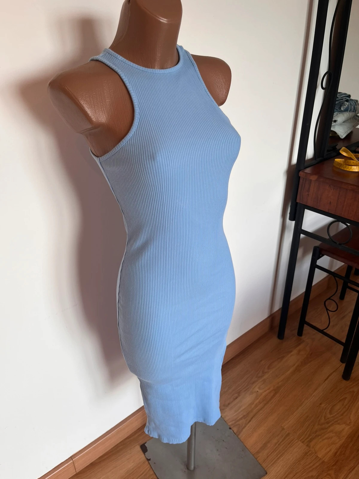 Vestido midi azul claro Stradivarius Talla S – Stradivarius – taille S / 36 / 8 2