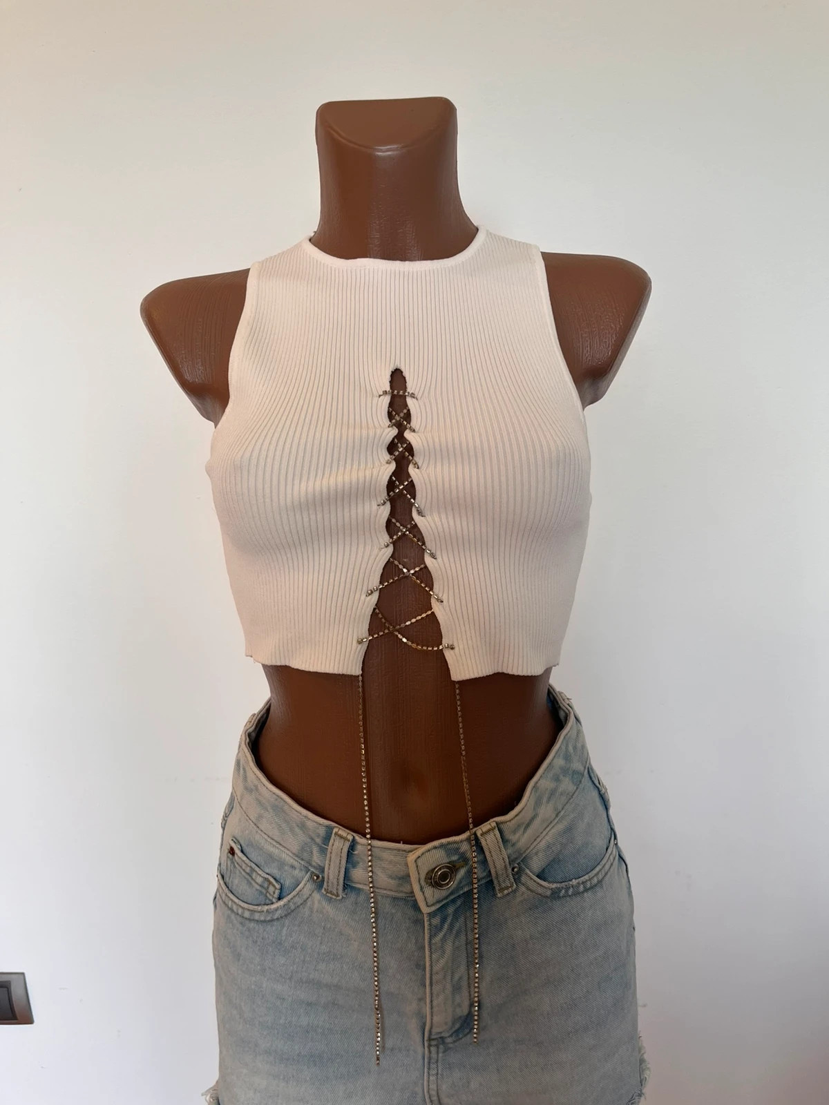 Top crop Bershka blanco roto con strass – Talla S – Bershka – taille S / 36 / 8