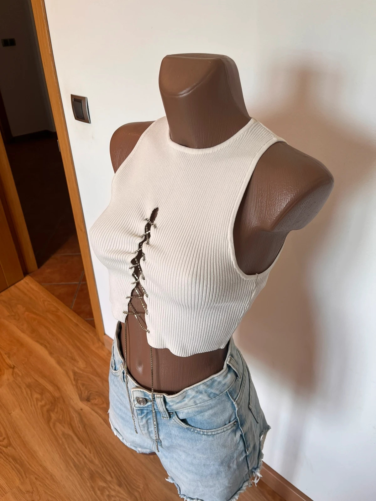 Top crop Bershka blanco roto con strass – Talla S – Bershka – taille S / 36 / 8 2