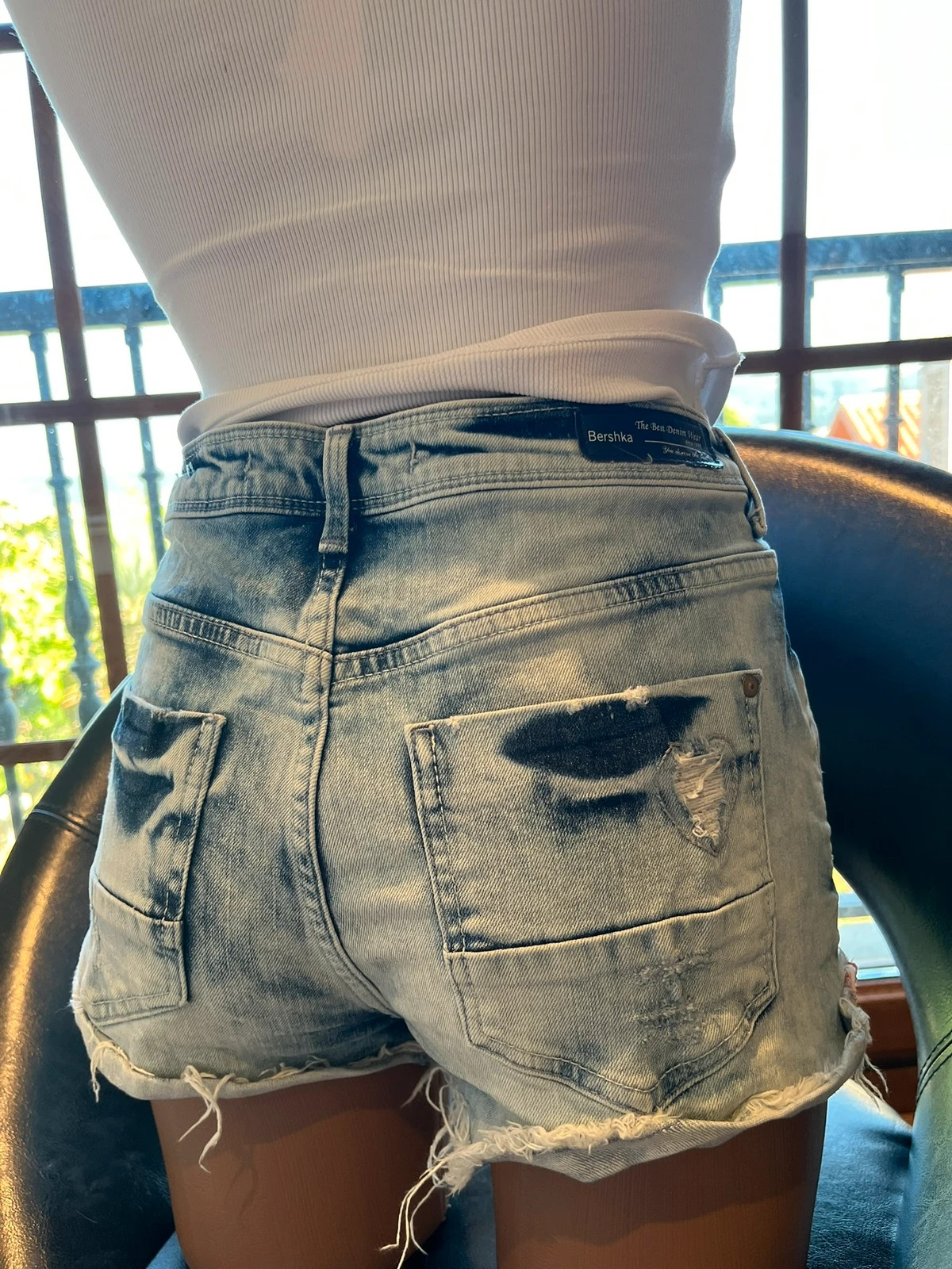 Bershka Denim heart distressed shorts | Short vaquero azul claro corazones | Talla 36 S – Bershka – taille S / 36 / 8 2