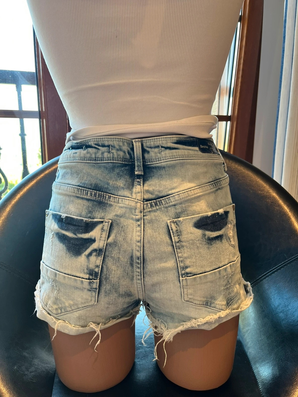 Bershka Denim heart distressed shorts | Short vaquero azul claro corazones | Talla 36 S – Bershka – taille S / 36 / 8 3