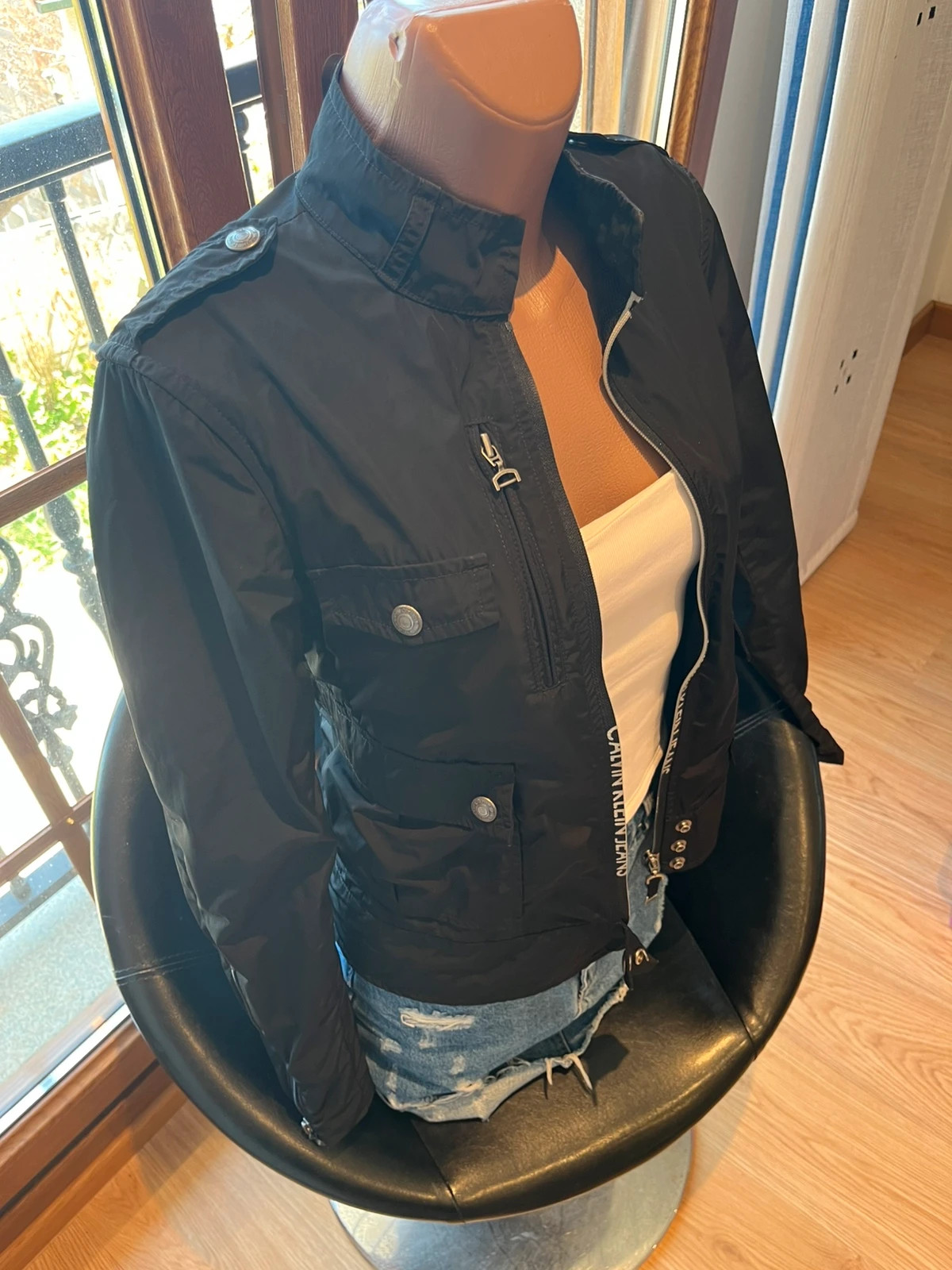 Chaqueta Calvin Klein Jeans negra - Talla S – Calvin Klein Jeans – taille S / 36 / 8 2