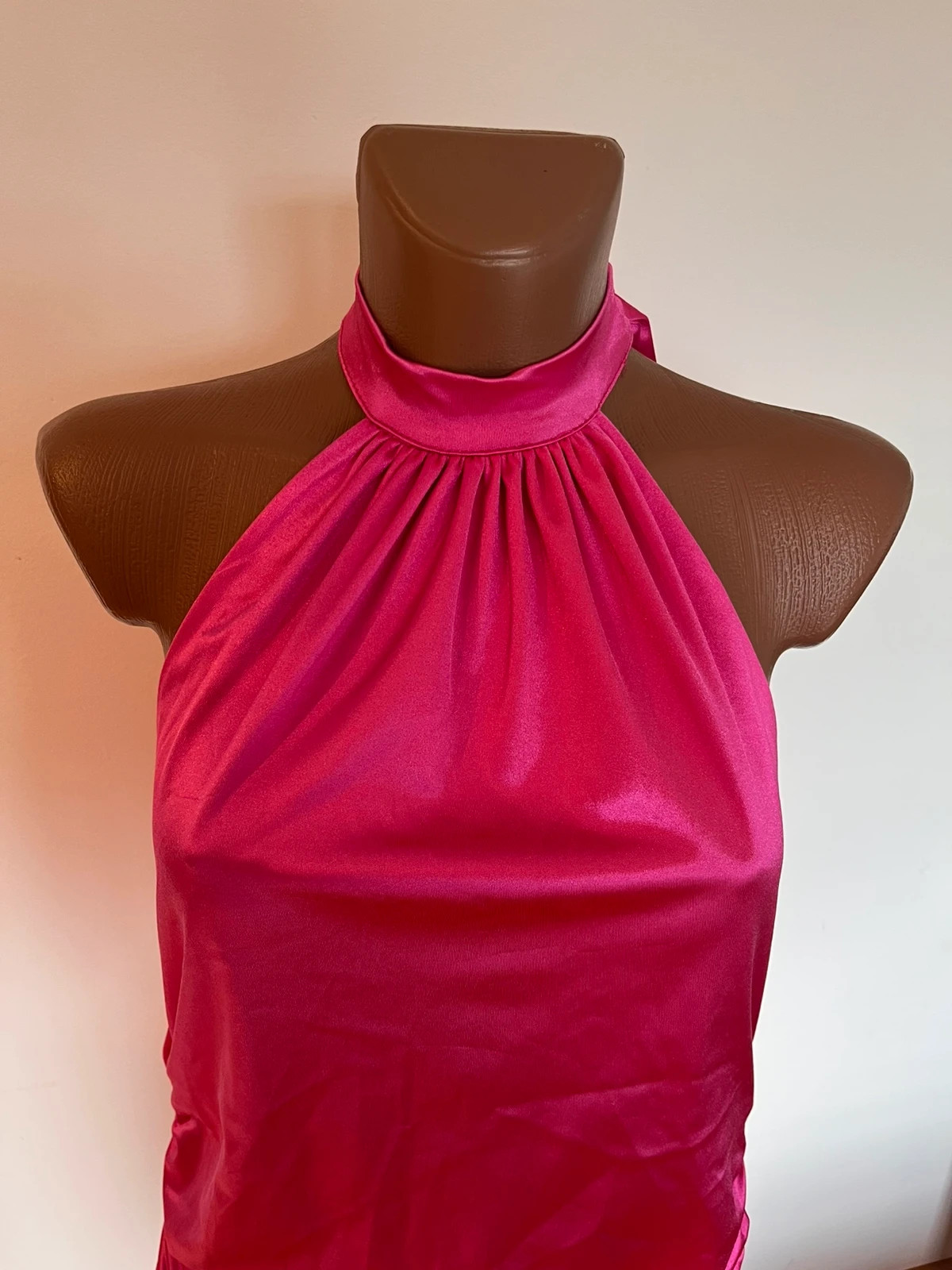 Vestido fucsia efecto satén drapeado con cuello halter · Talla S/M – Oh Juliette – taille S 2
