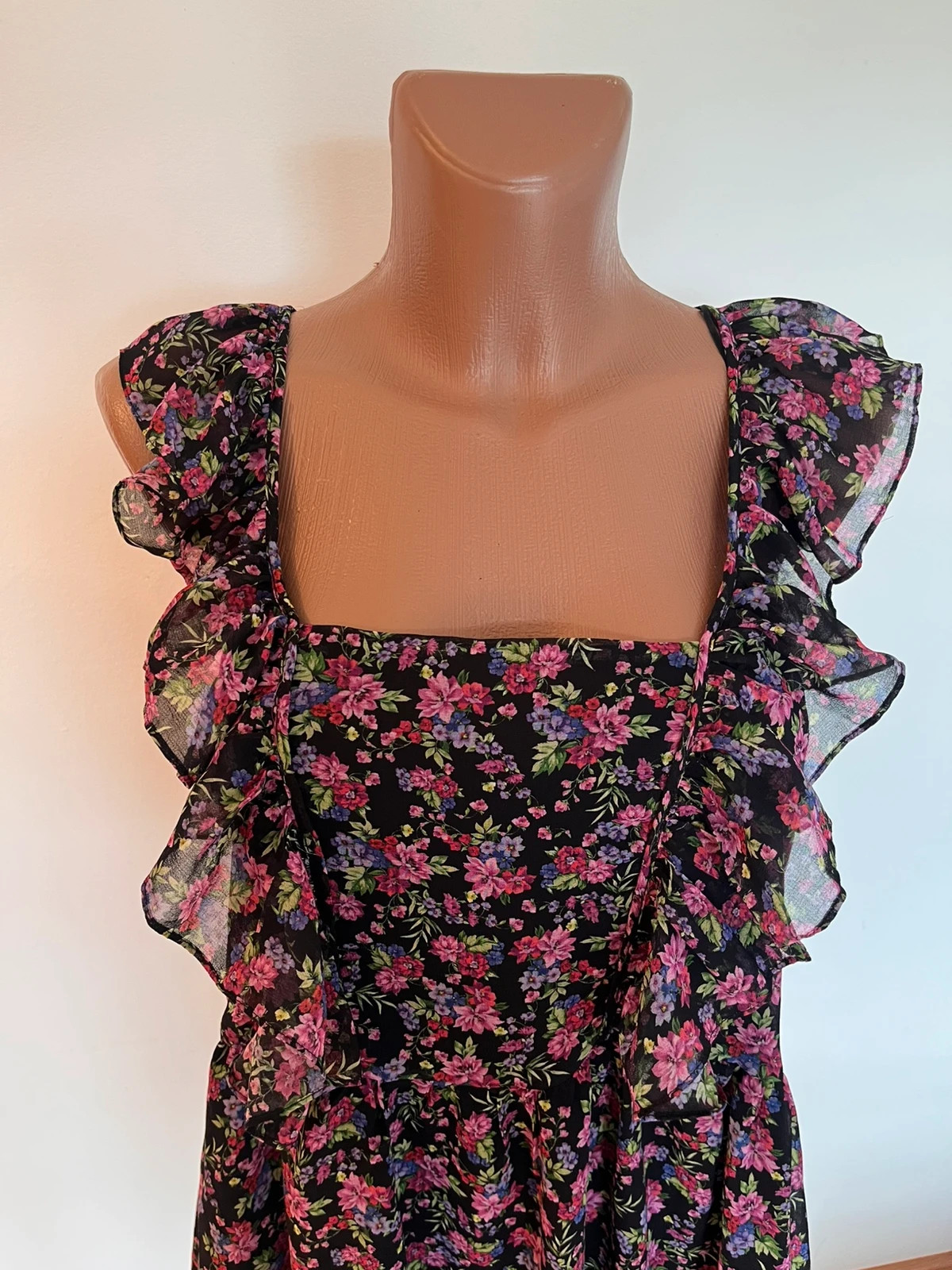 Vestido Zara flores con espalda descubierta y volantes · Talla M – Zara – taille M / 38 / 10 2