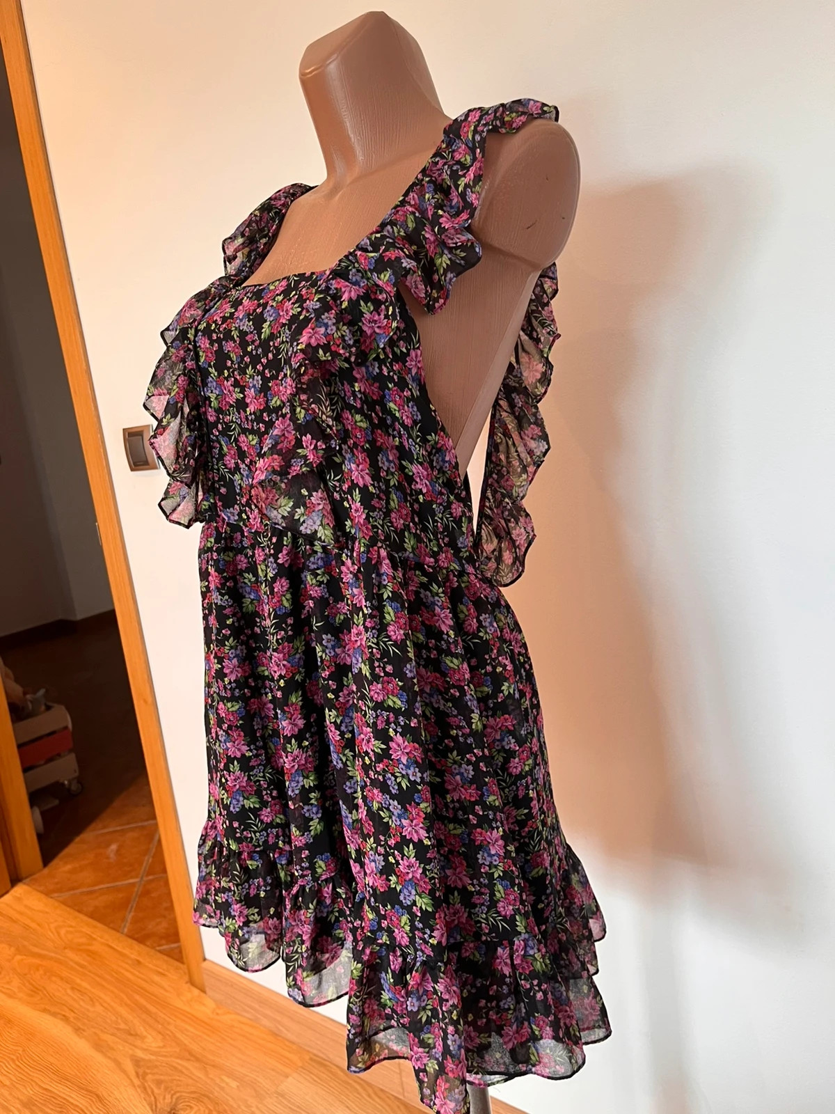 Vestido Zara flores con espalda descubierta y volantes · Talla M – Zara – taille M / 38 / 10 3