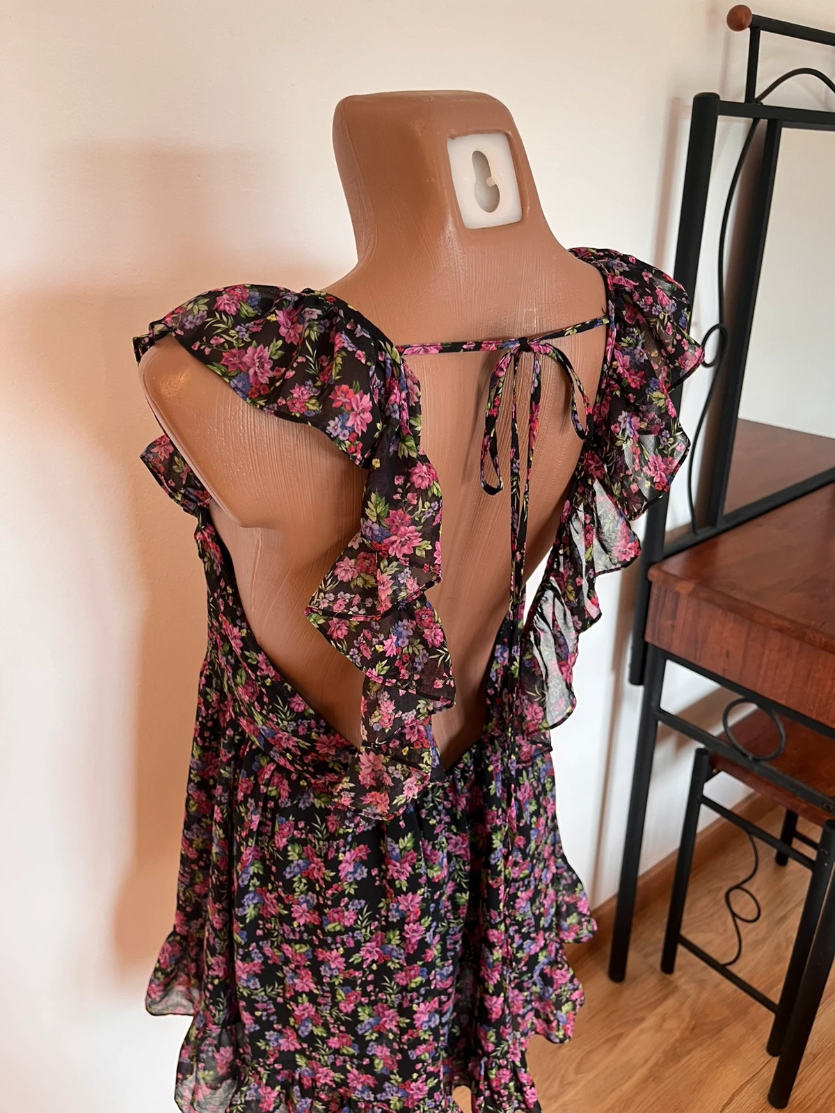 Vestido Zara flores con espalda descubierta y volantes · Talla M – Zara – taille M / 38 / 10 5