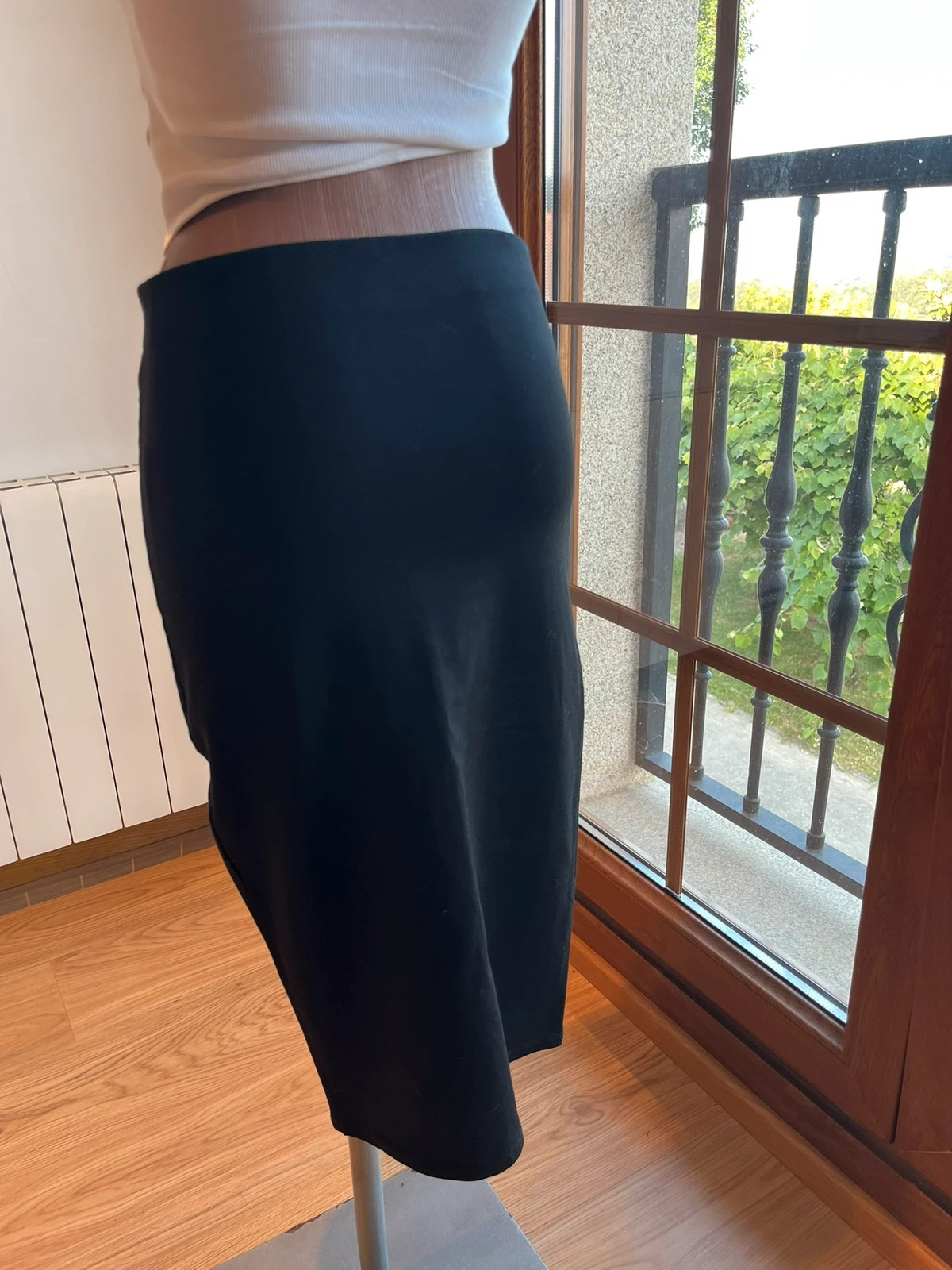 Falda lápiz negra elástica | Midi | Talla L – tienda local – taille L / 40 / 12 2