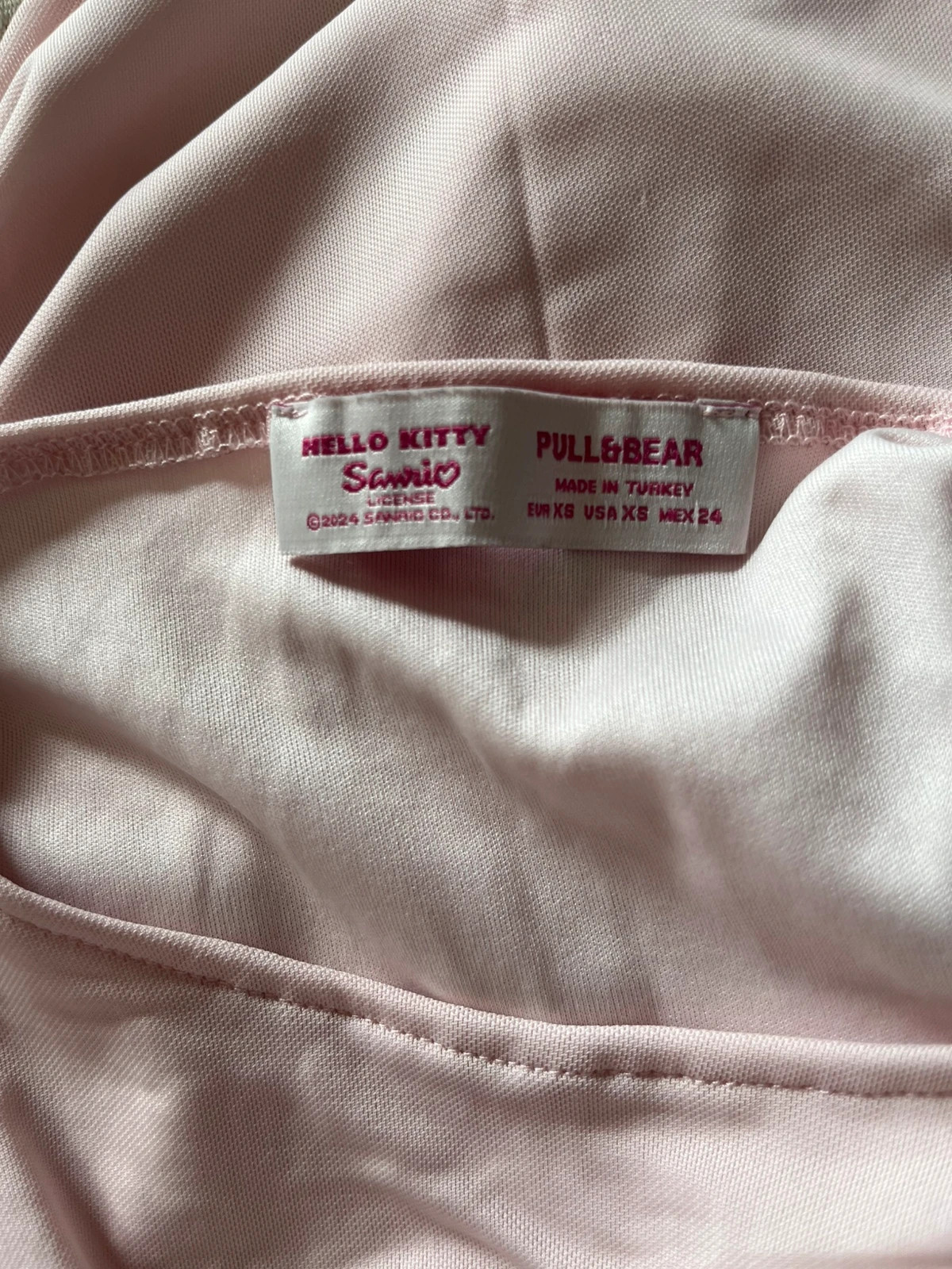 Top Hello Kitty x Pull&Bear rosa con strass - XS – Pull & Bear – taille XS 5