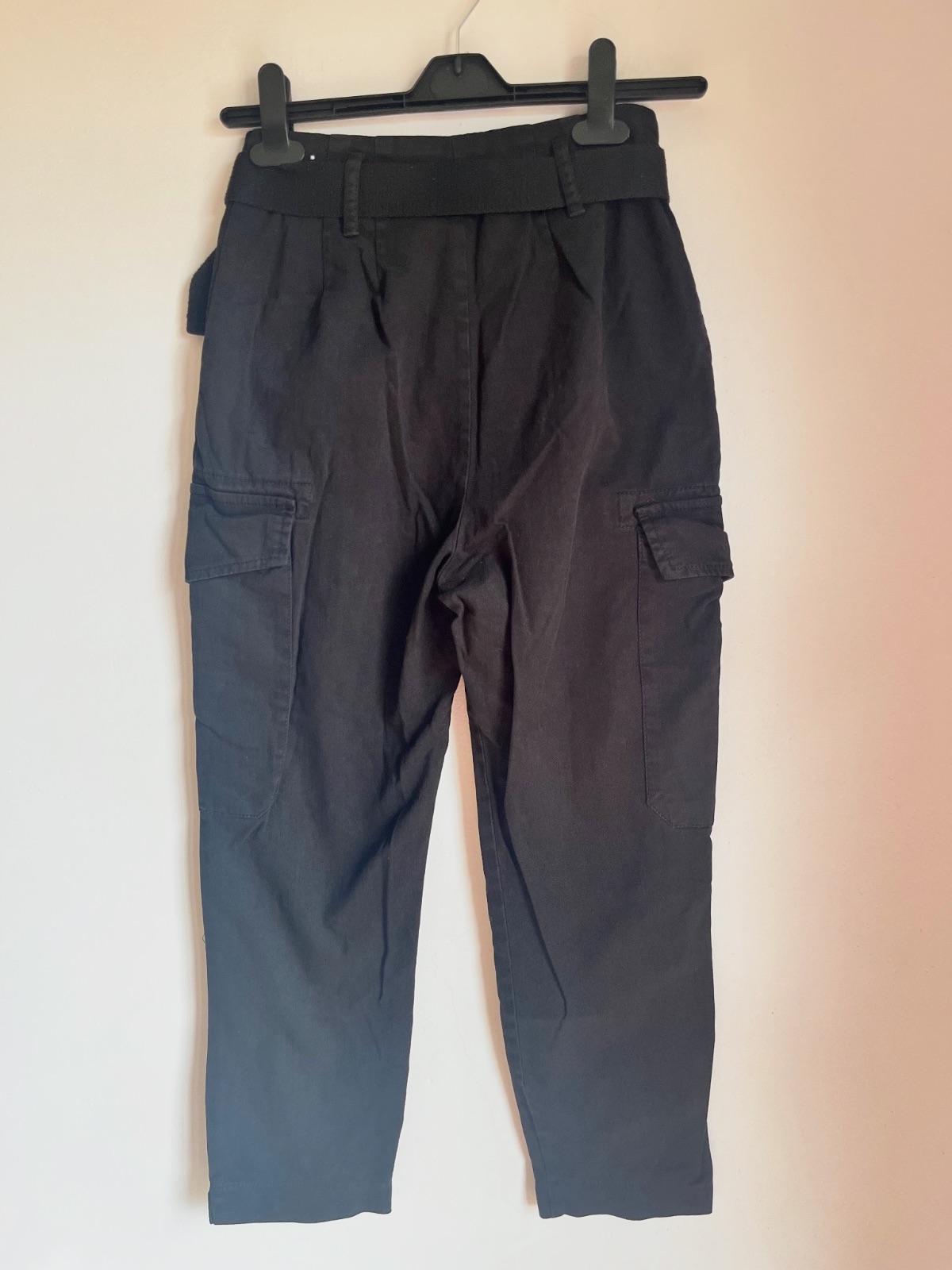 Bershka pantalón cargo negro cropped con cinturón talla 36 – Bershka – taille 36 3