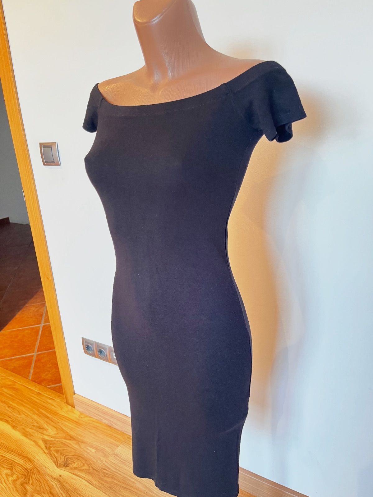 Bershka vestido midi negro bodycon hombros descubiertos talla S – Bershka – taille S 3