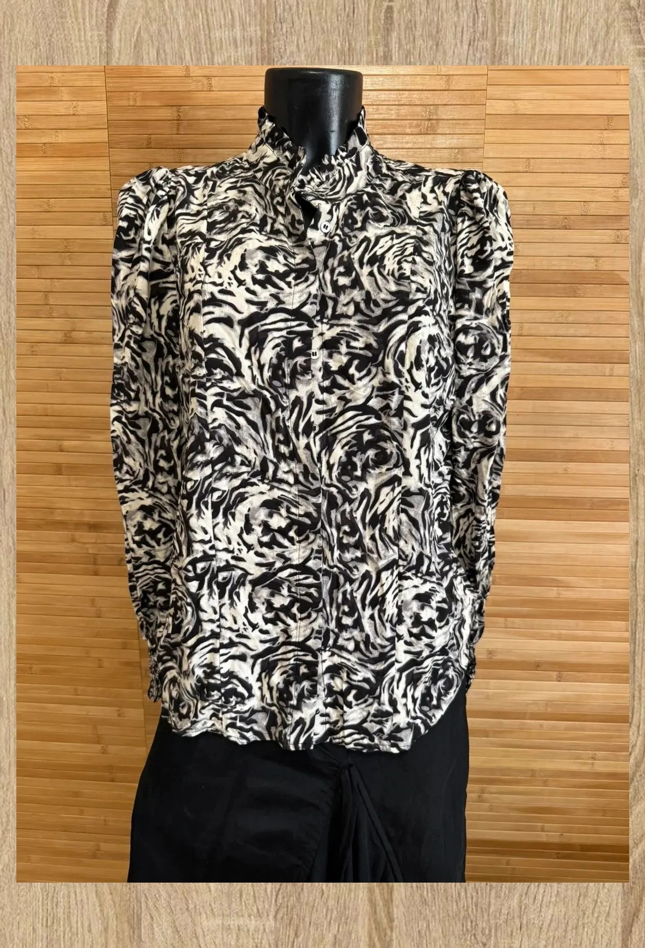 Blusa estampada viscosa marca Co’couture talla L 😍