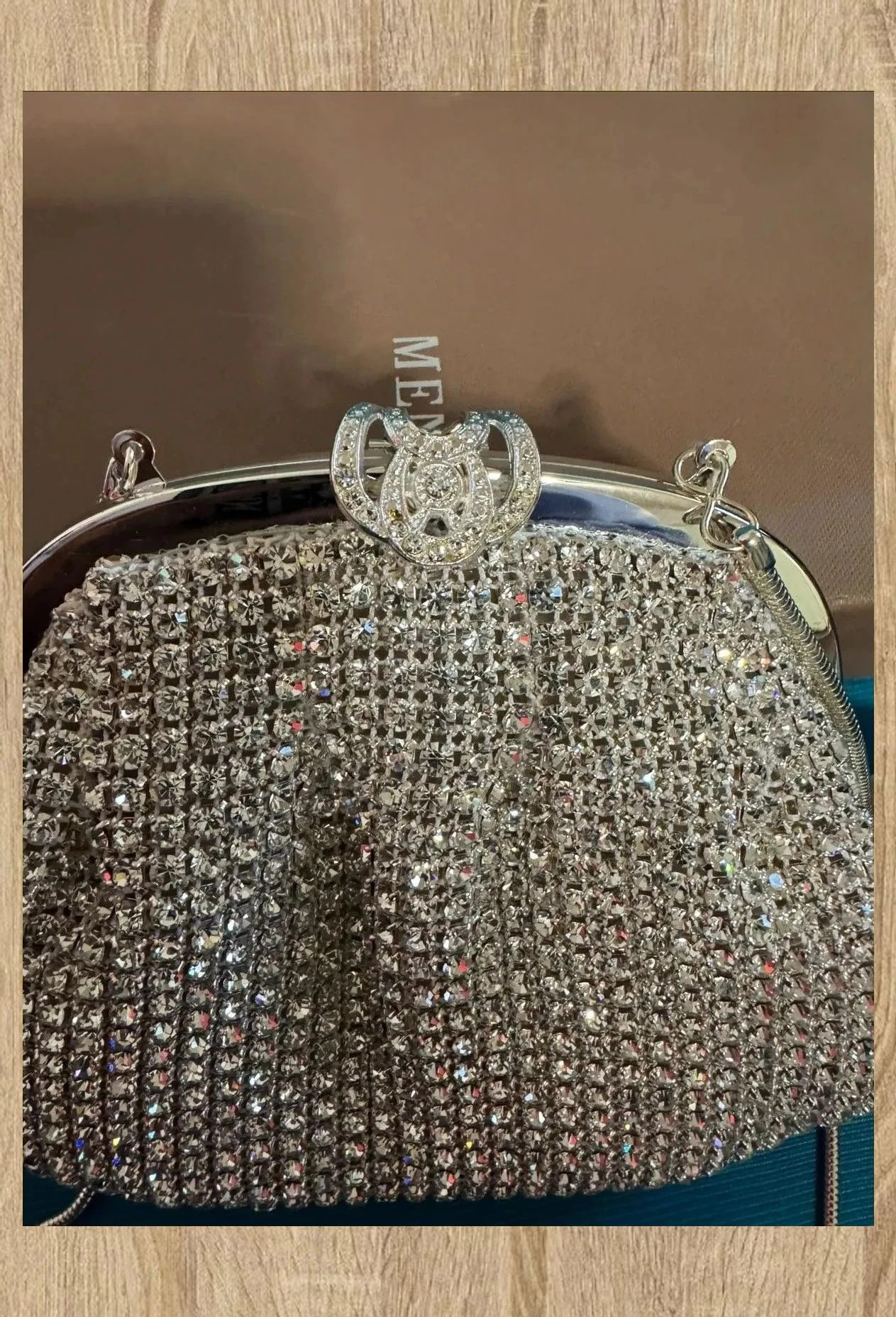 Espectacular bolsito pedreria cristal , color plateado 😍 – Menbur 4