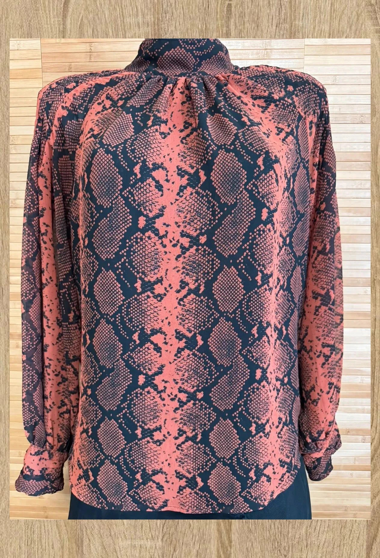 Blusa estampada marca V de very talla 40 😍 – Very – taille L / 40 / 12 2