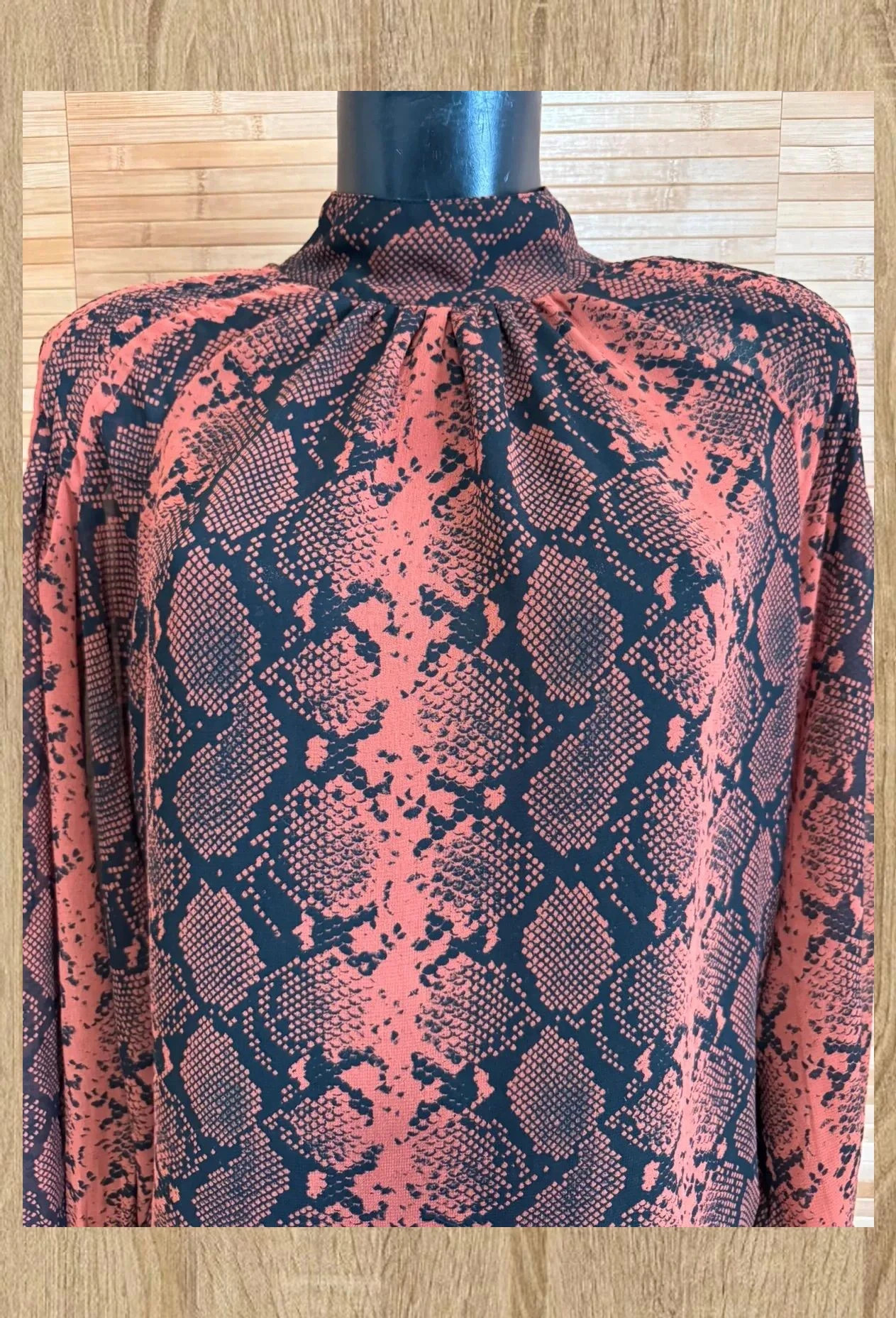 Blusa estampada marca V de very talla 40 😍 – Very – taille L / 40 / 12 3