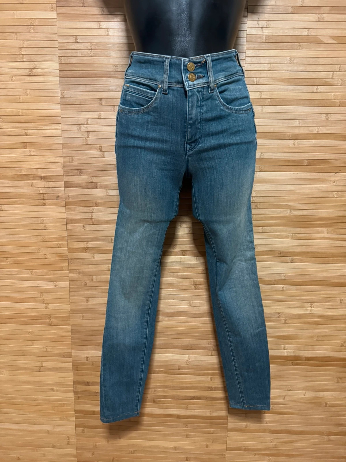 Vaquero pitillo salsa talla w26 😍