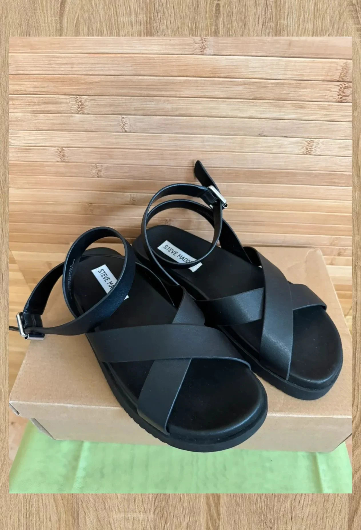 Sandalias planas negras de piel de Steve Madden , número 38 😍 – Steve Madden – taille 38 2