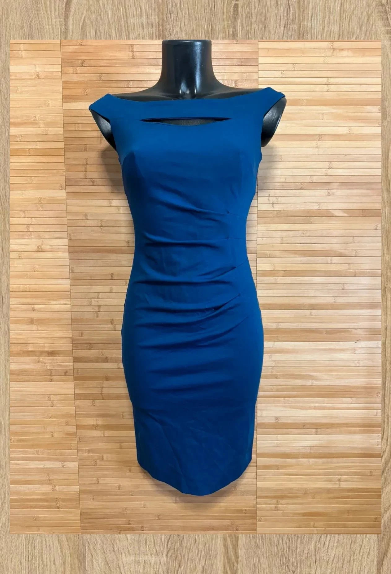 Vestido ajustado marca Rinascimento talla M 😍 – Rinascimento – taille M / 38 / 10