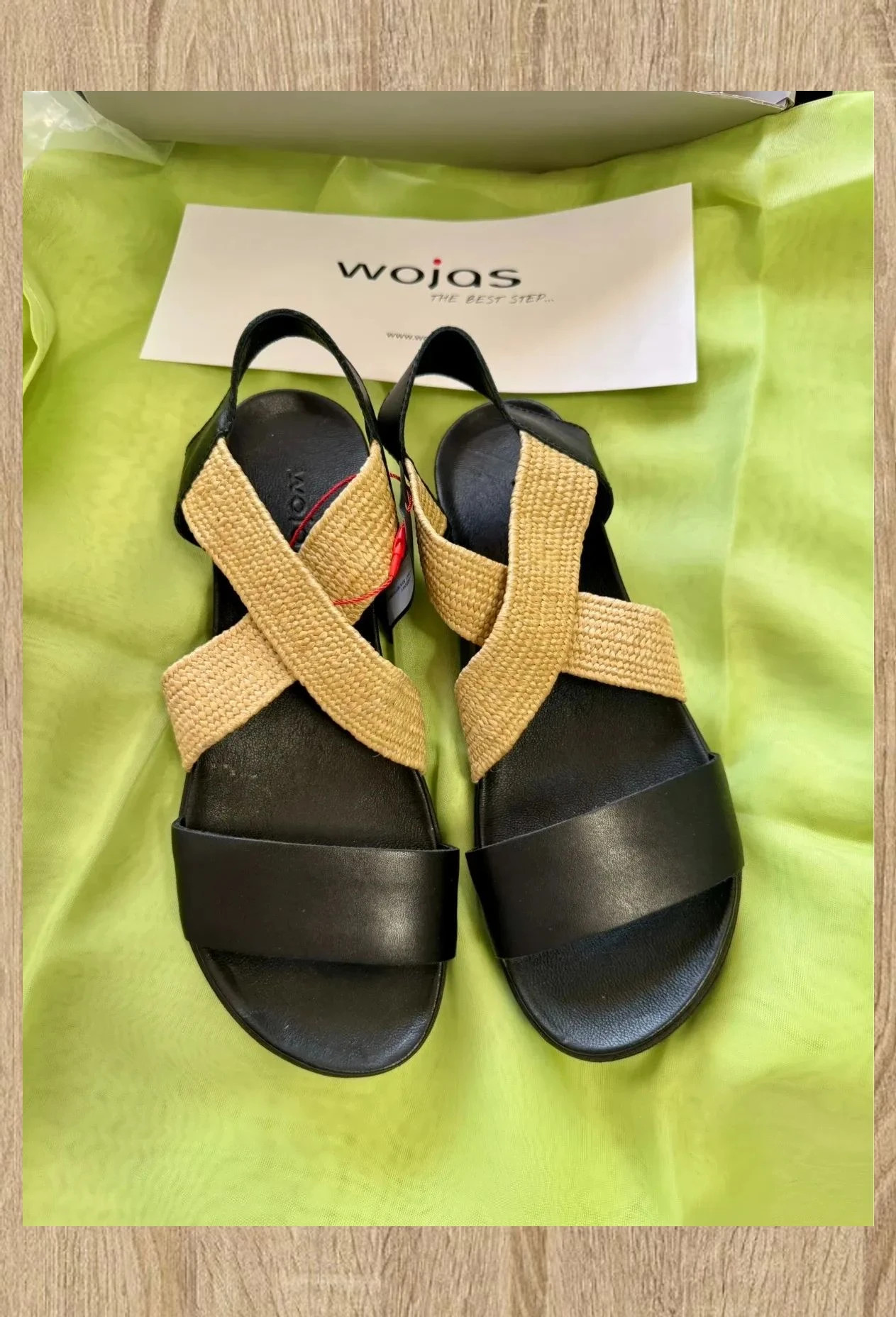 Divinas sandalias cómodas piel marca Wojas , talla 39 😍