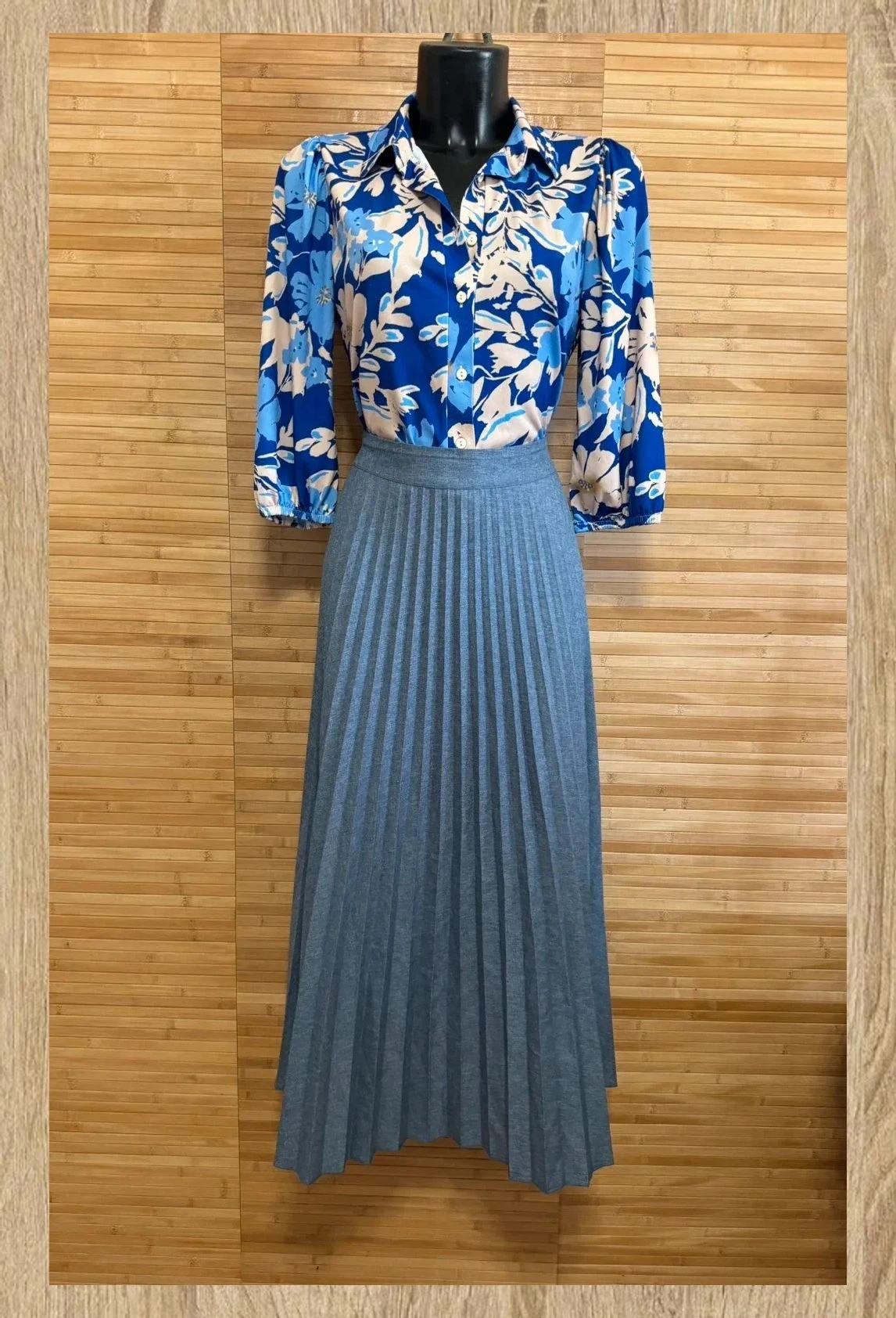 Divina falda plisada marca next talla 40 😍