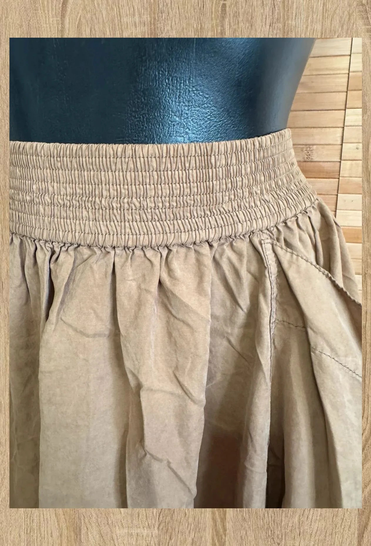 Espectacular falda midi vuelo 100% seda de marca Dkny , talla S 😍 – DKNY – taille S / 36 / 8 5
