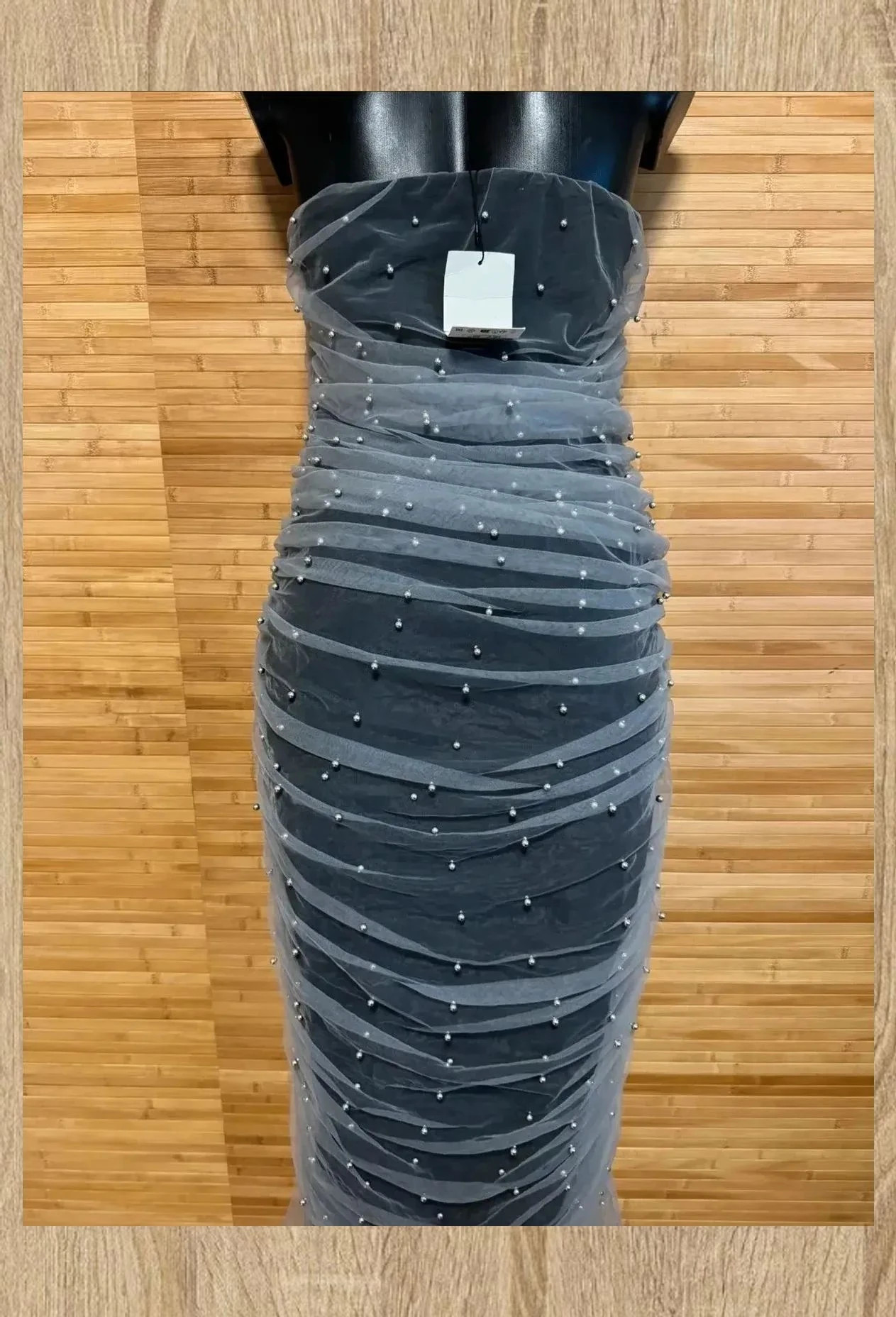 Espectacular vestido palabra de honor de Zara , tul fruncido con perlas , talla L , elástico 😍 – Zara – taille L / 40 / 12 5