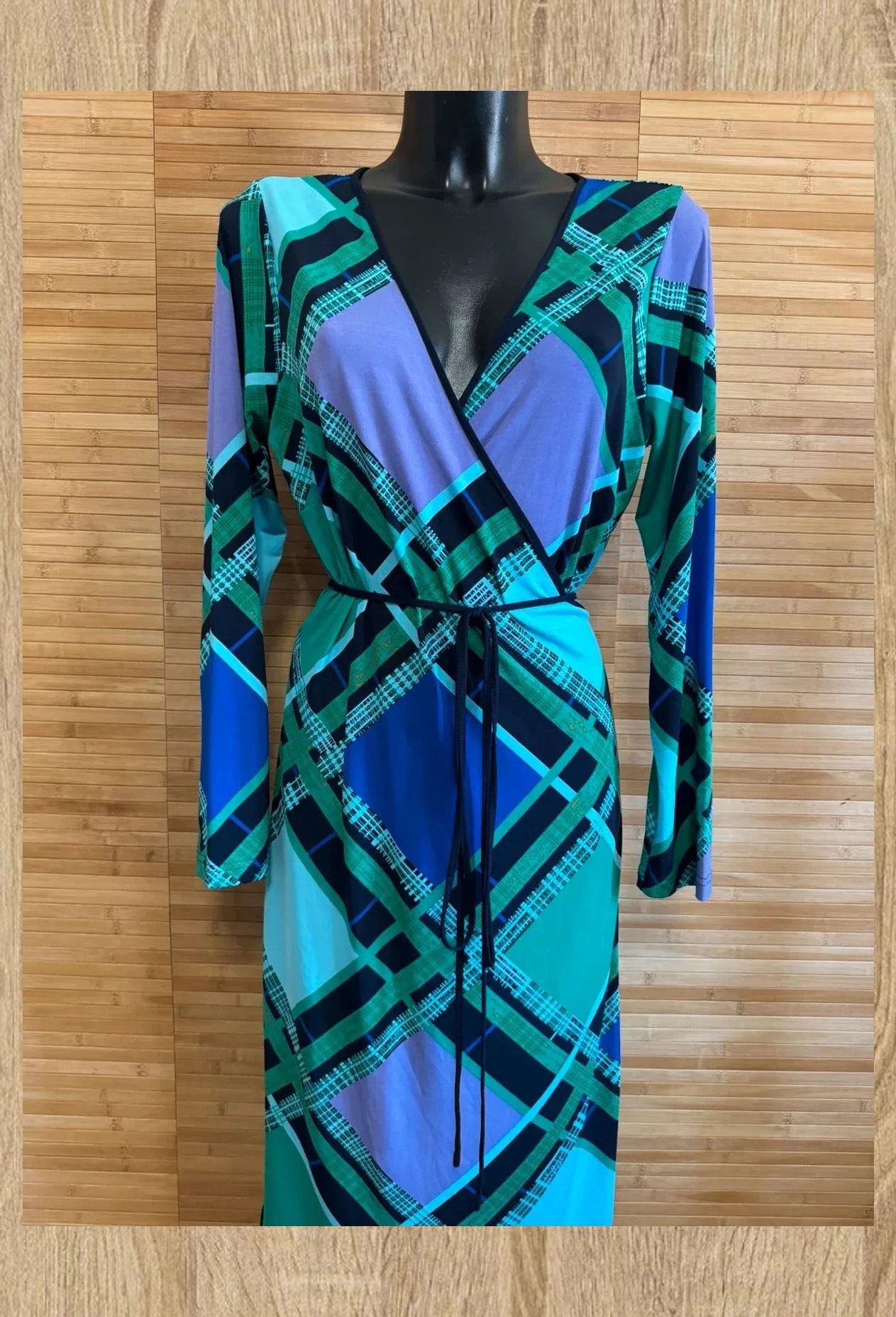 Divino vestido cruzado marca Leora talla XL 😍 – Leora – taille XL / 42 / 14 3