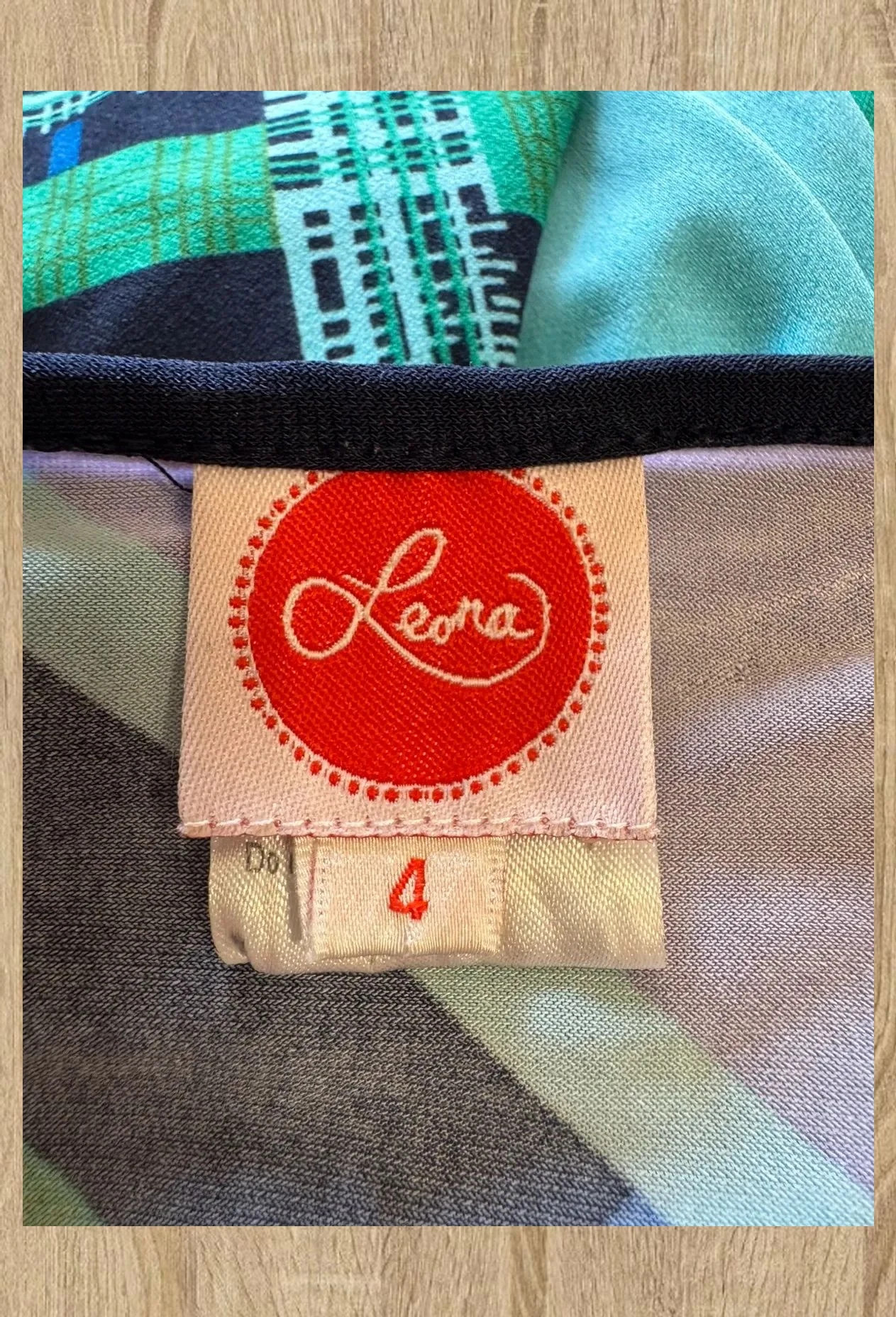 Divino vestido cruzado marca Leora talla XL 😍 – Leora – taille XL / 42 / 14 5