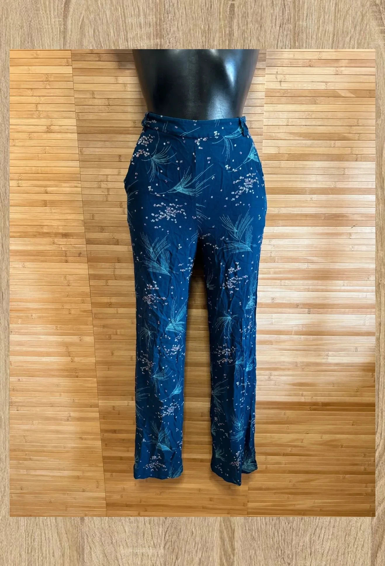 Pantalones marca King Louie , talla S 😍