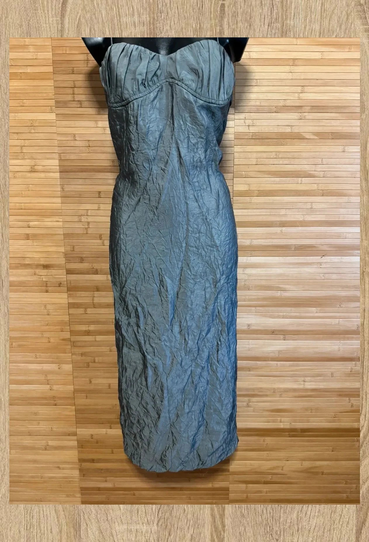 Divino vestido satinado tela arrugada de Zara , talla L 😍 – Zara – taille L / 40 / 12 2