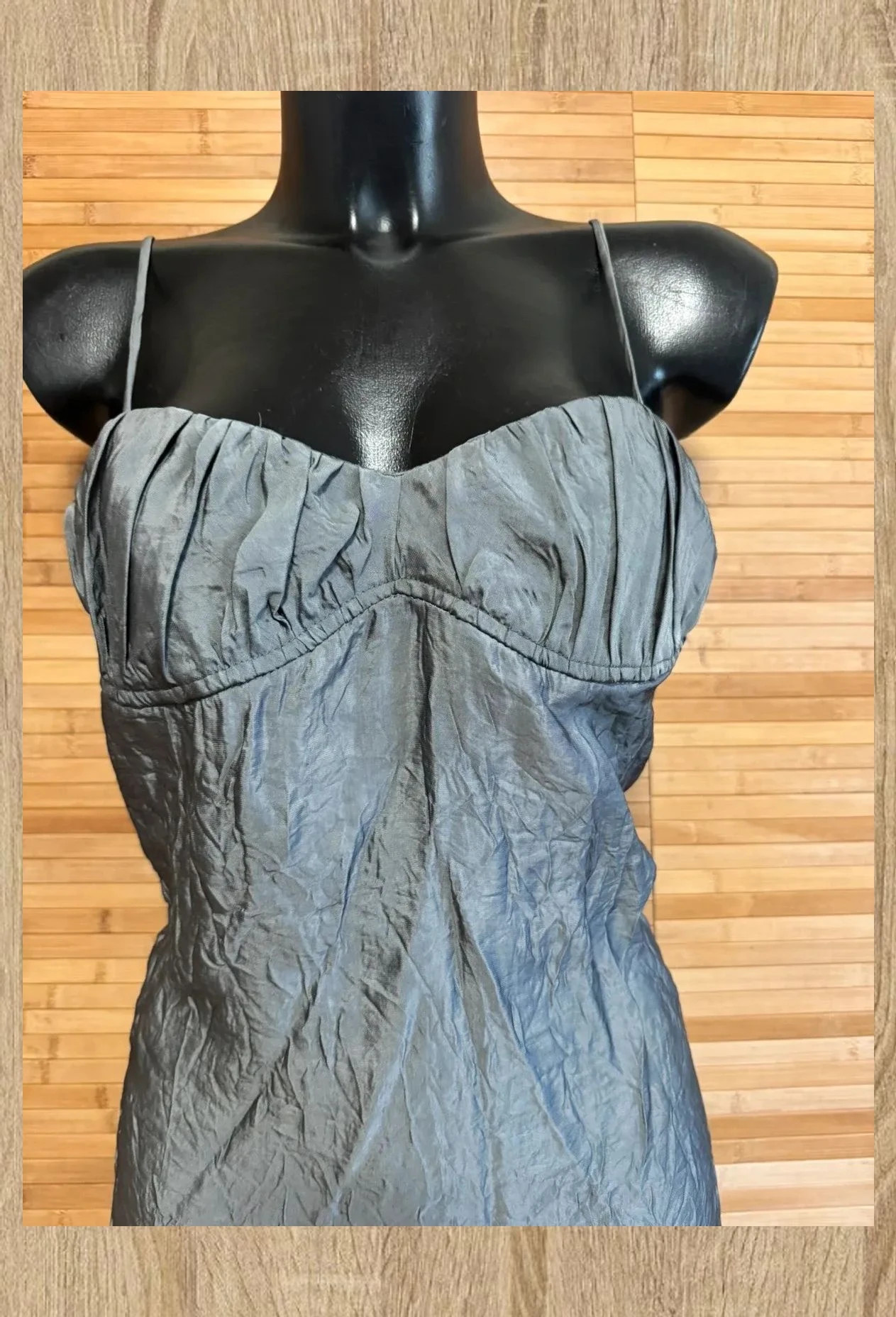 Divino vestido satinado tela arrugada de Zara , talla L 😍 – Zara – taille L / 40 / 12 4