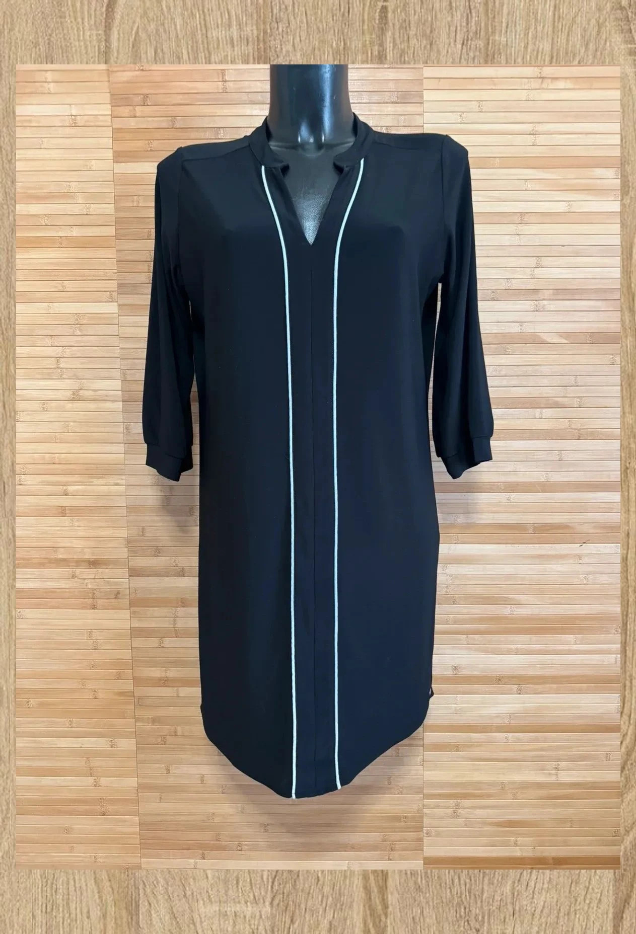 Divino vestido corte recto , tela elástica de Angelle Milán, talla M 😍