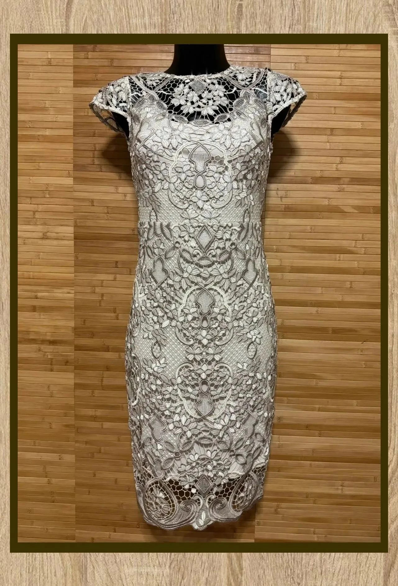 Espectacular vestido fiesta encaje de phase eight , talla 36 😍