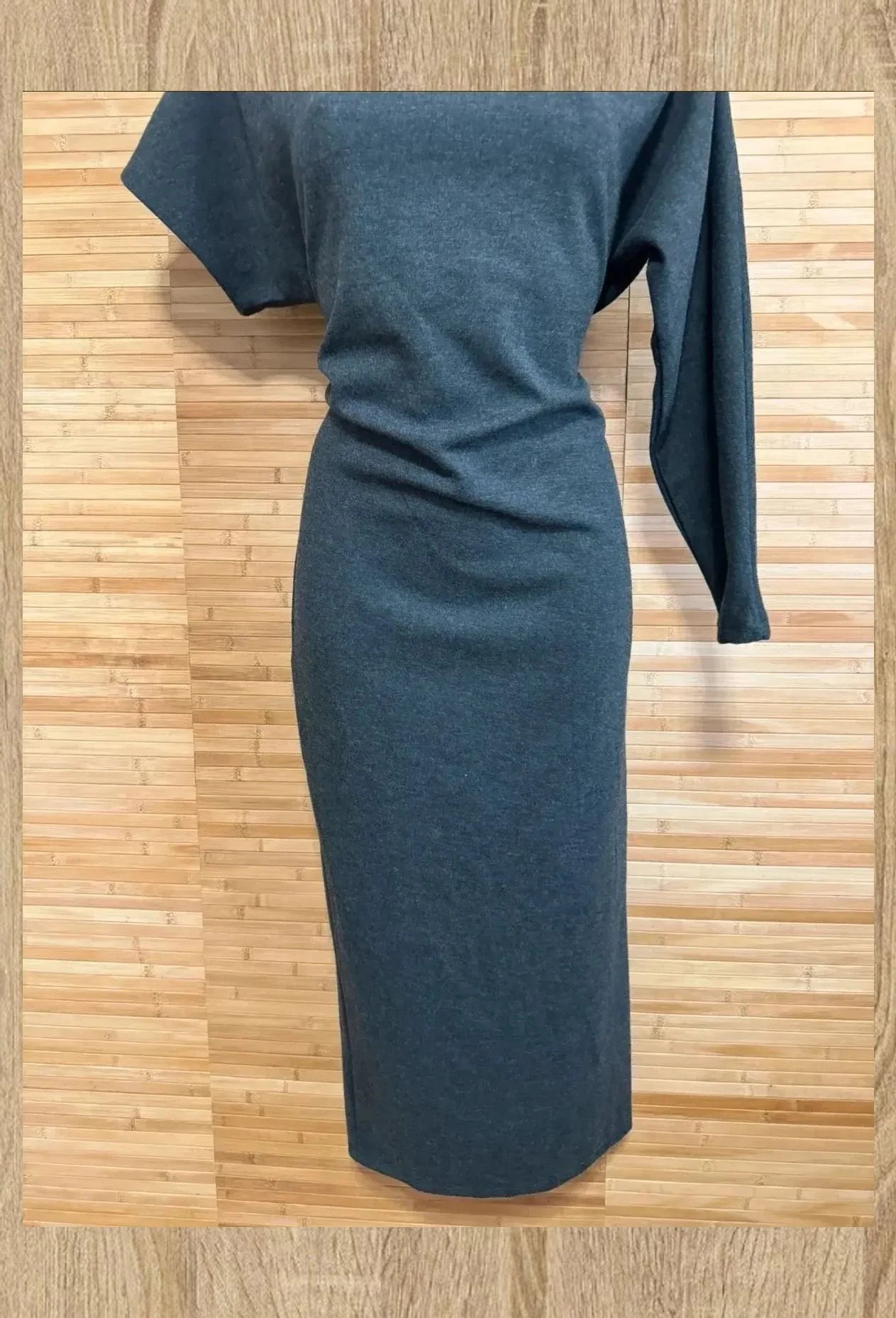 Divino vestido gris de Zara , una manga , talla S 😍 – Zara – taille S / 36 / 8 2