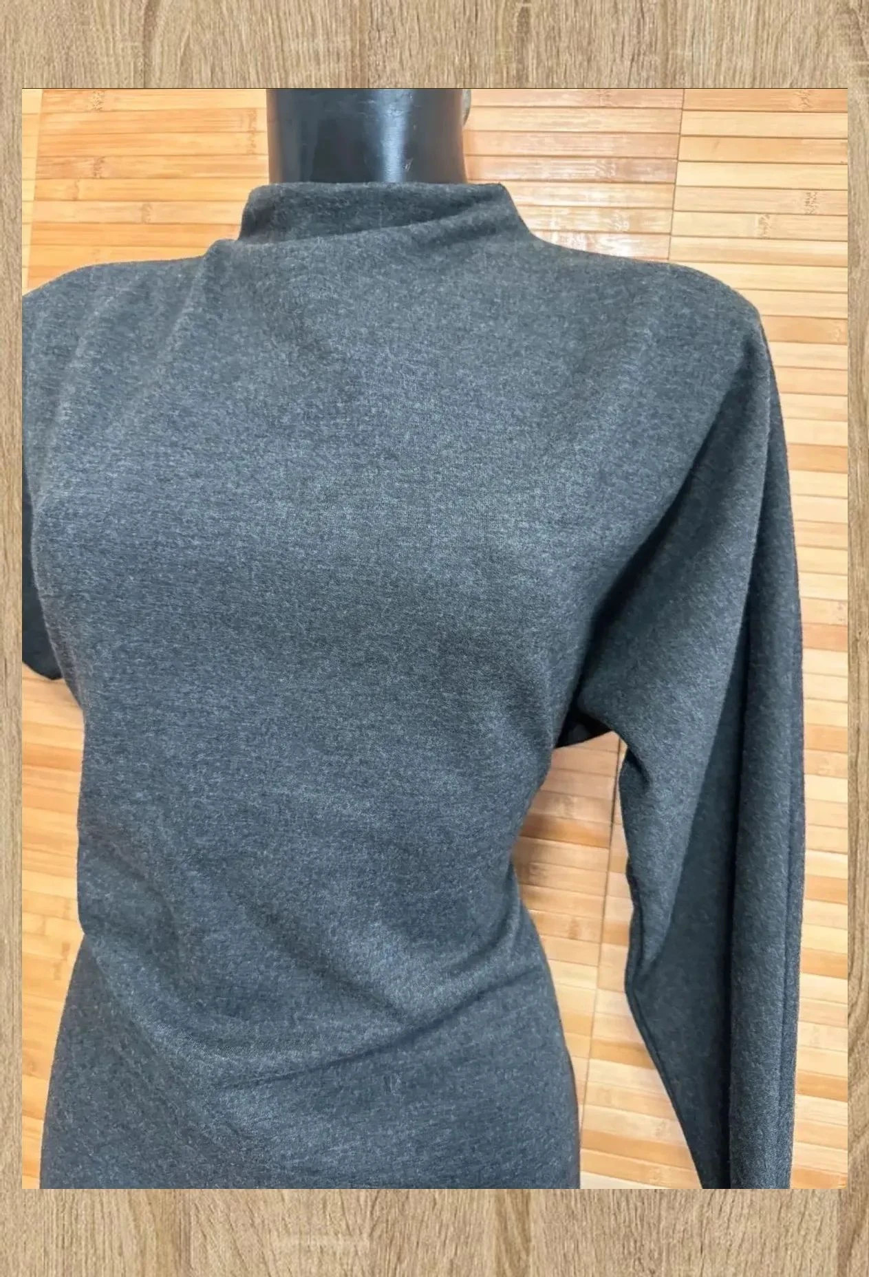 Divino vestido gris de Zara , una manga , talla S 😍 – Zara – taille S / 36 / 8 4