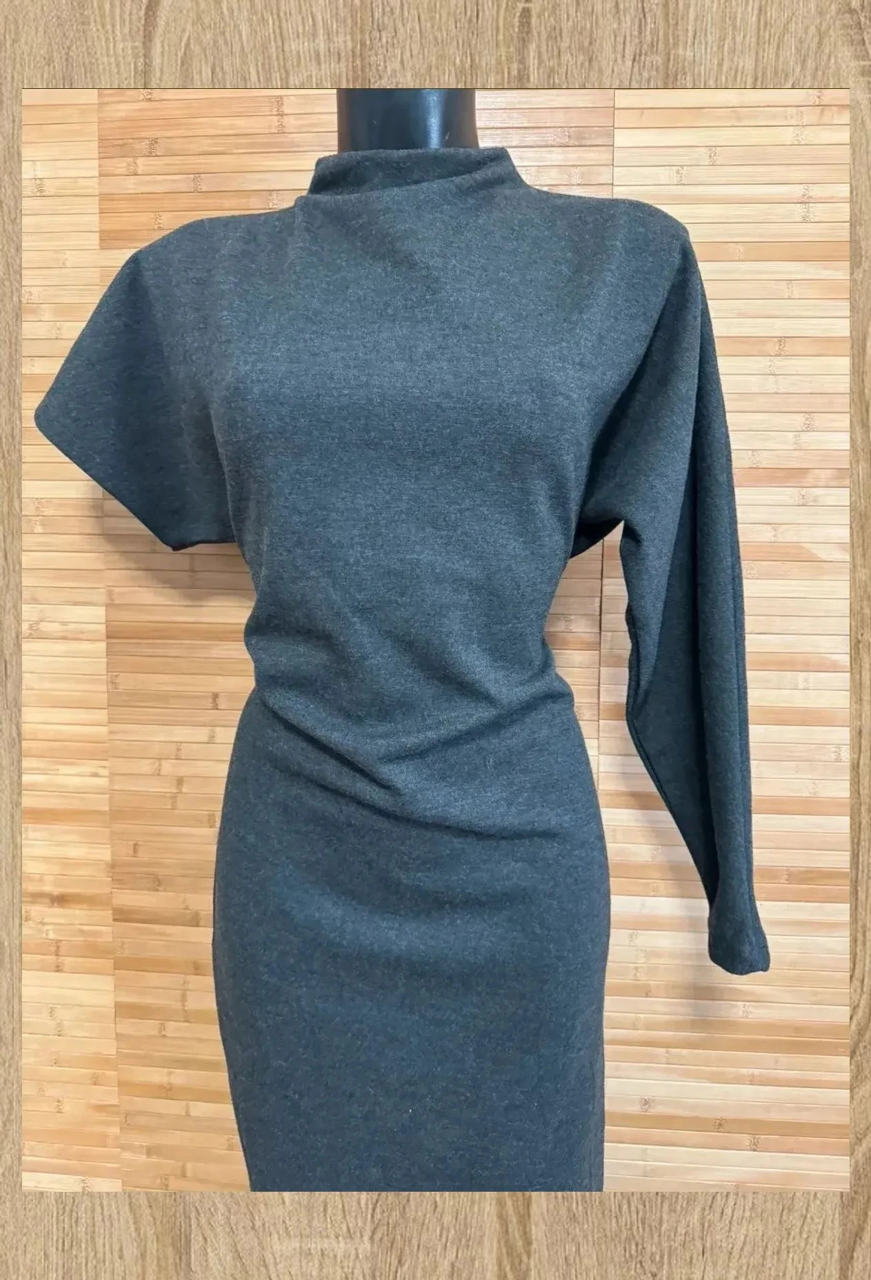 Divino vestido gris de Zara , una manga , talla S 😍 – Zara – taille S / 36 / 8 3